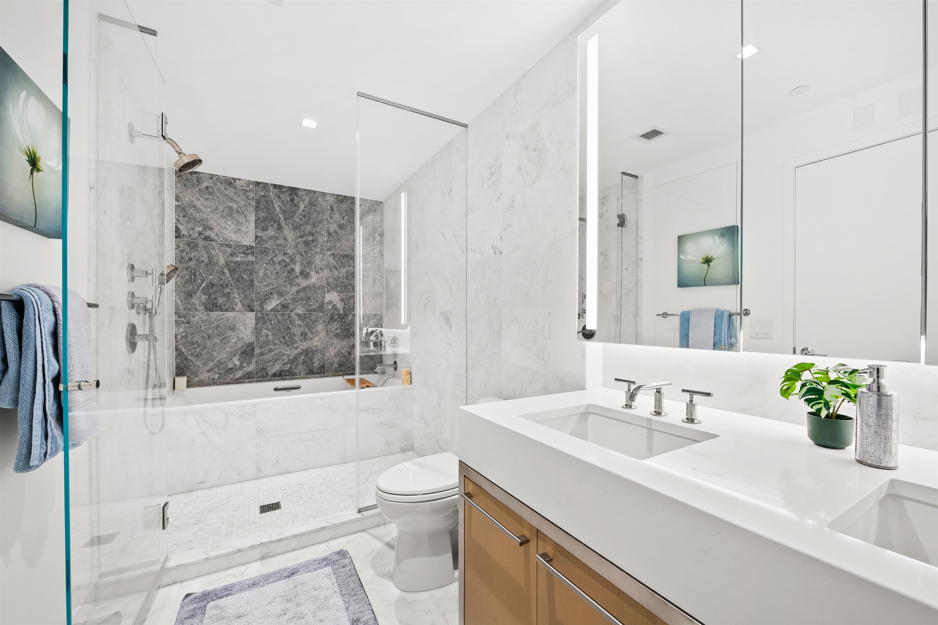 75 PARK LANE SOUTH #PH-3701