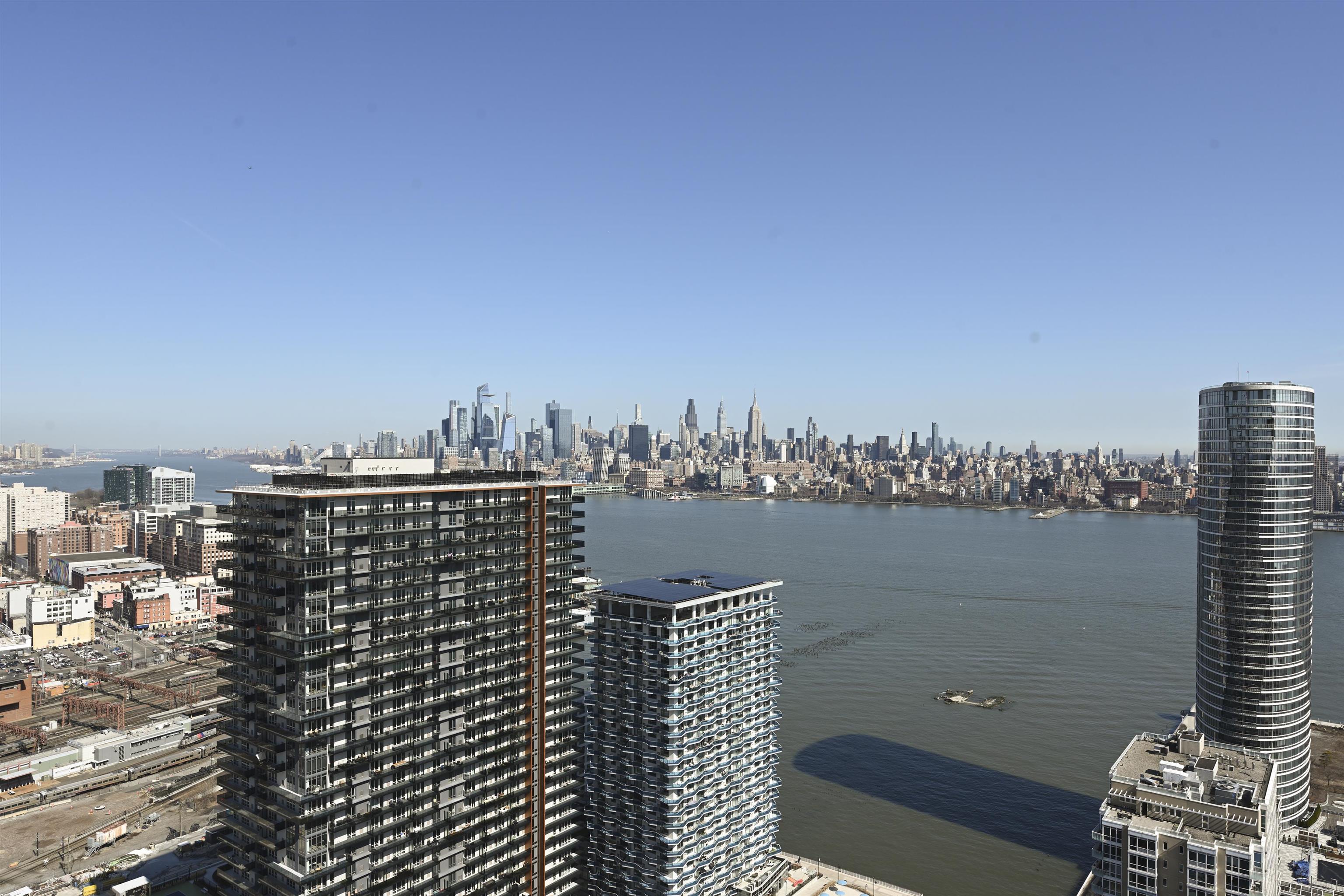 75 PARK LANE SOUTH #PH-3701