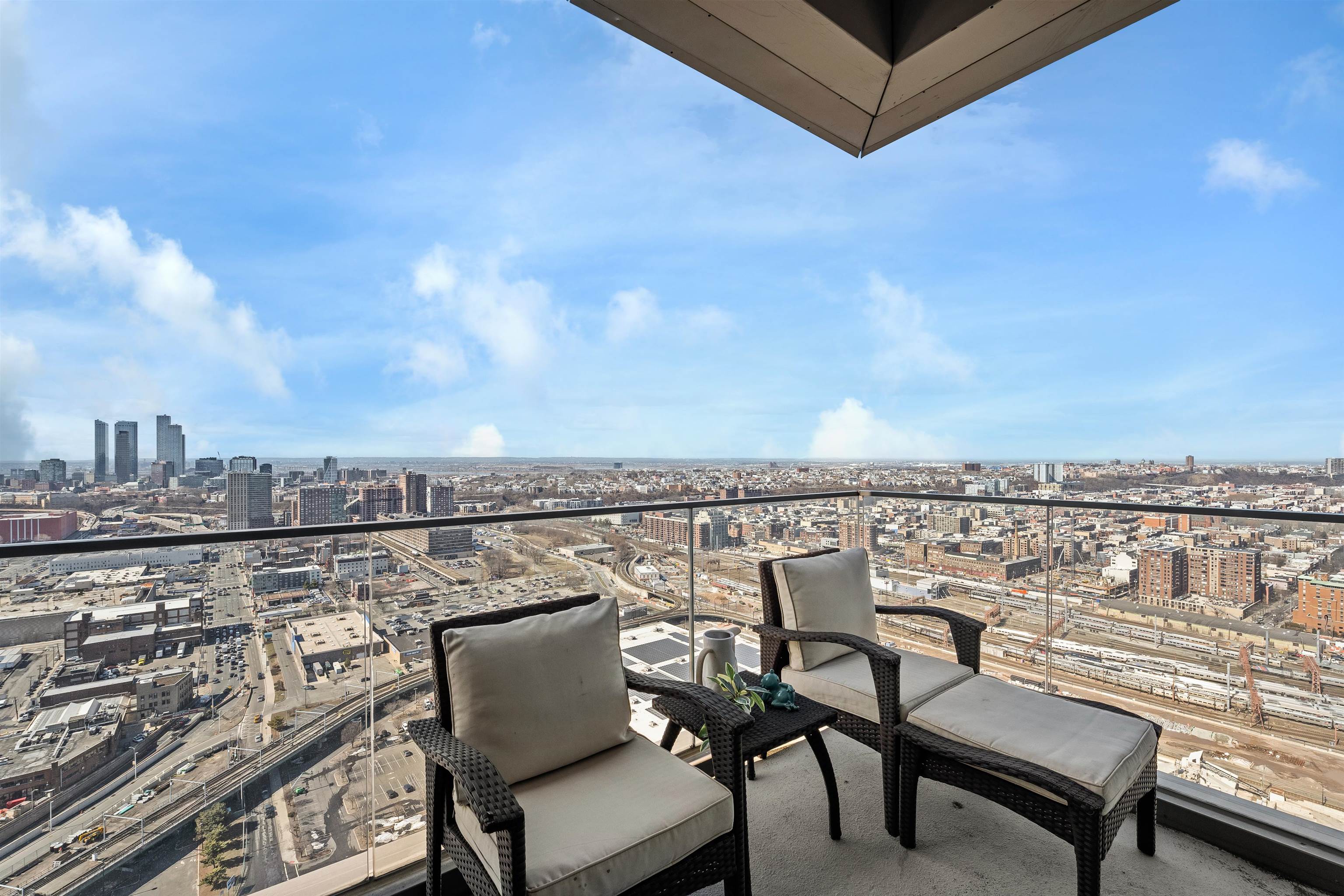 75 PARK LANE SOUTH #PH-3701