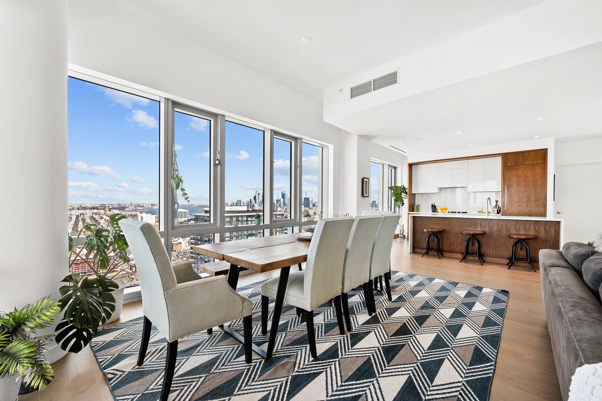 75 PARK LANE SOUTH #PH-3701