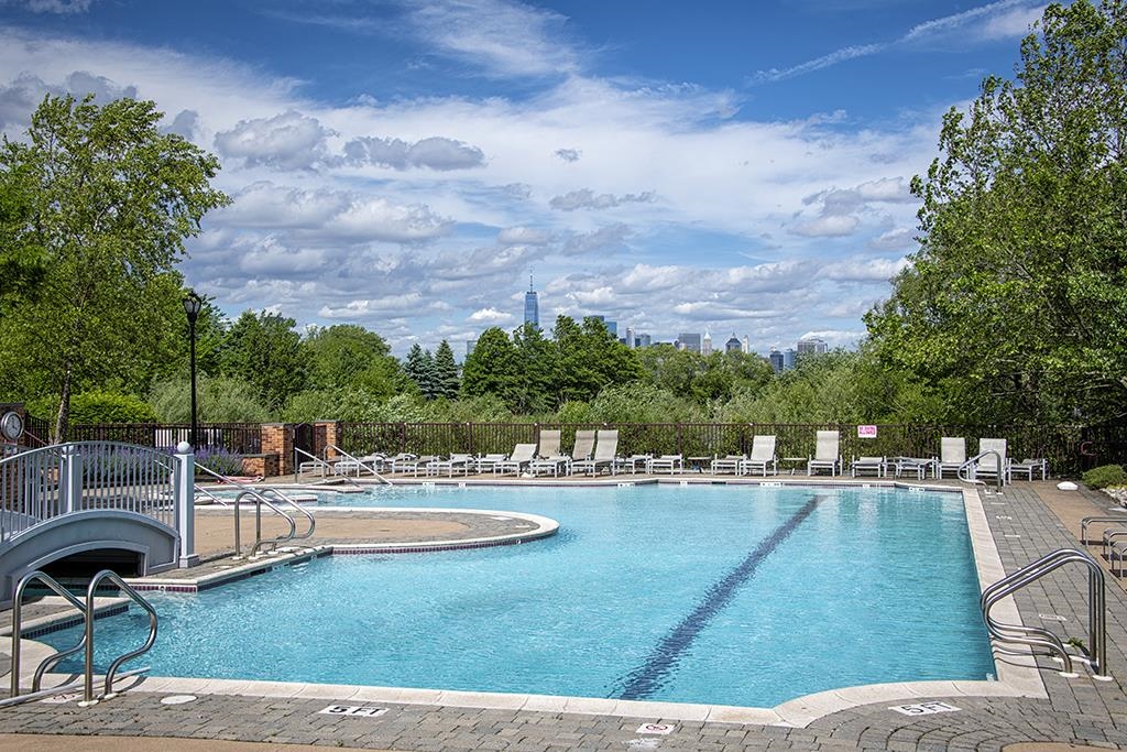 206 SHEARWATER CT WEST #61