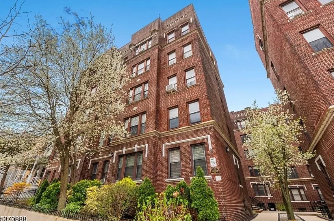 275 HARRISON AVE #B1