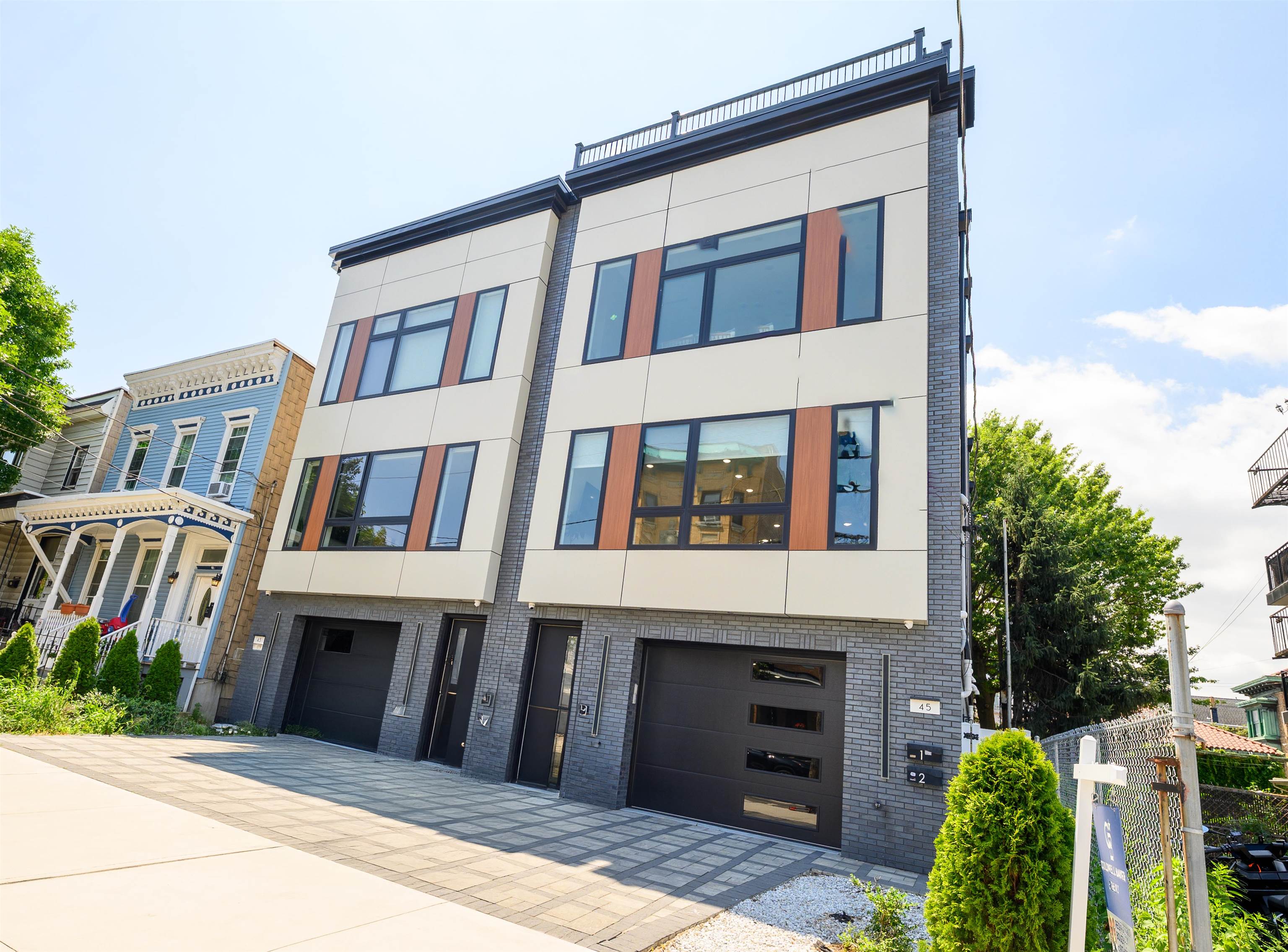 45 CHARLES ST - Photo 2