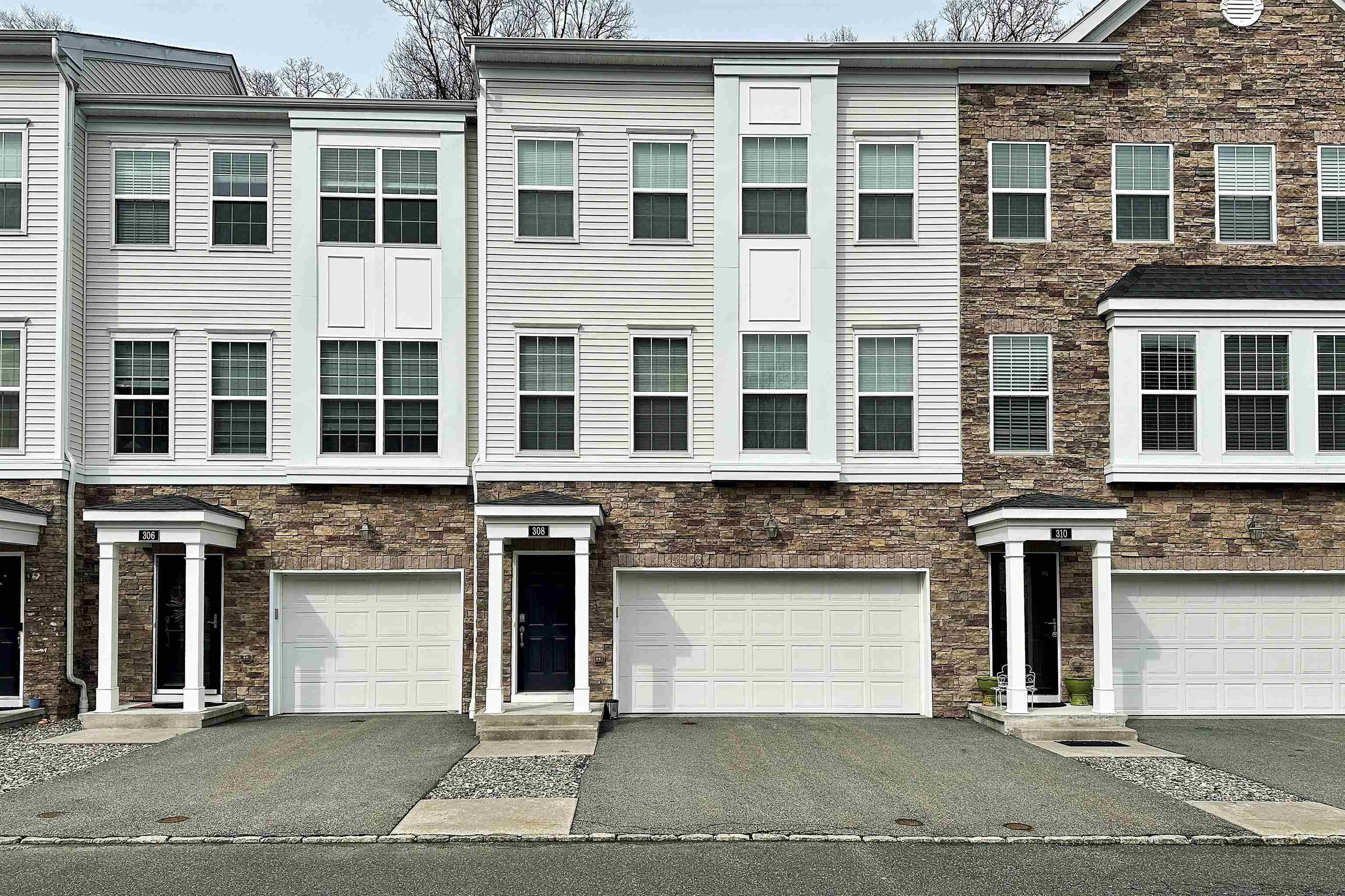 308 PARKVIEW LANE - Photo 3