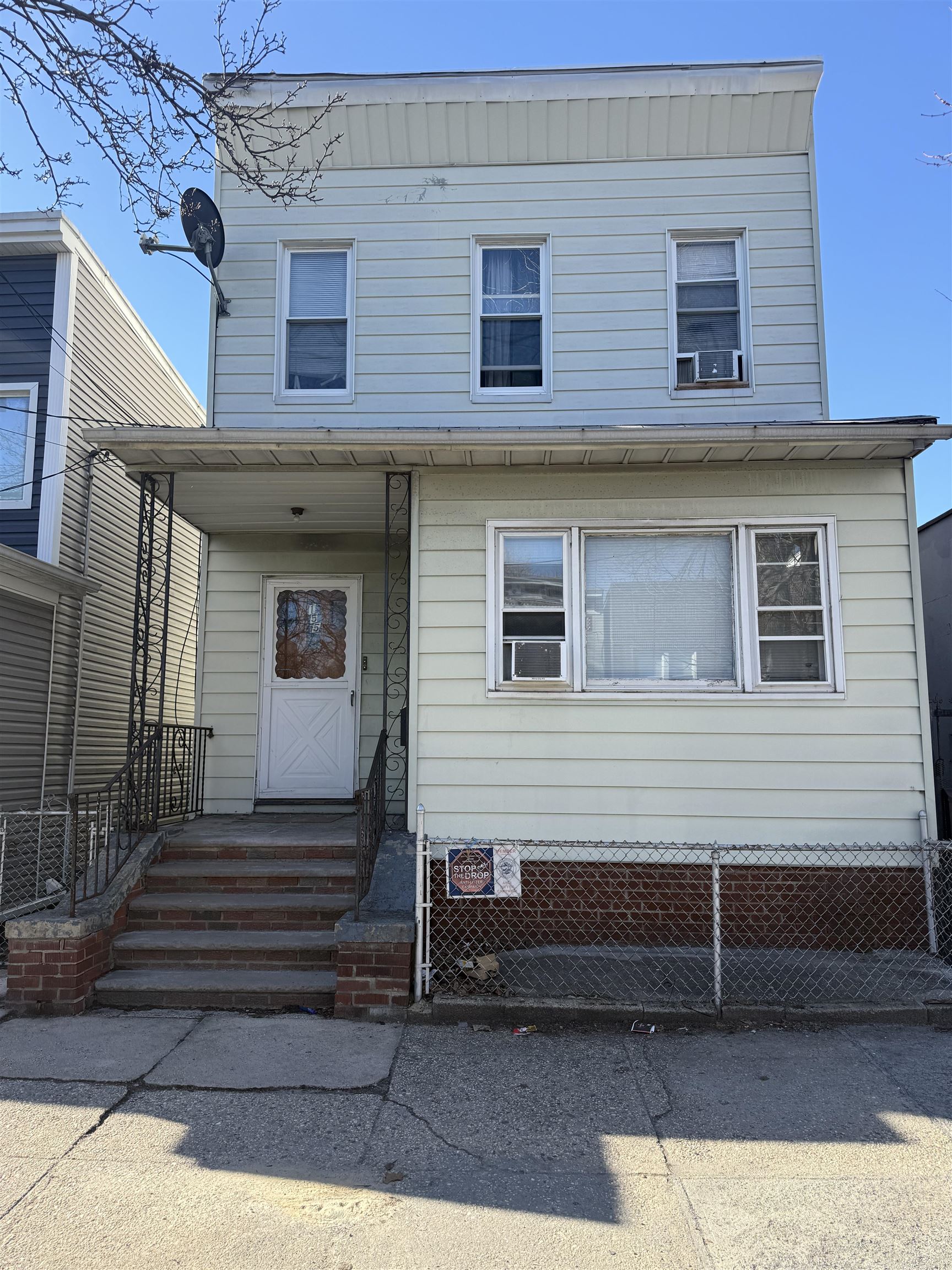 155 MALLORY AVE - Photo 4