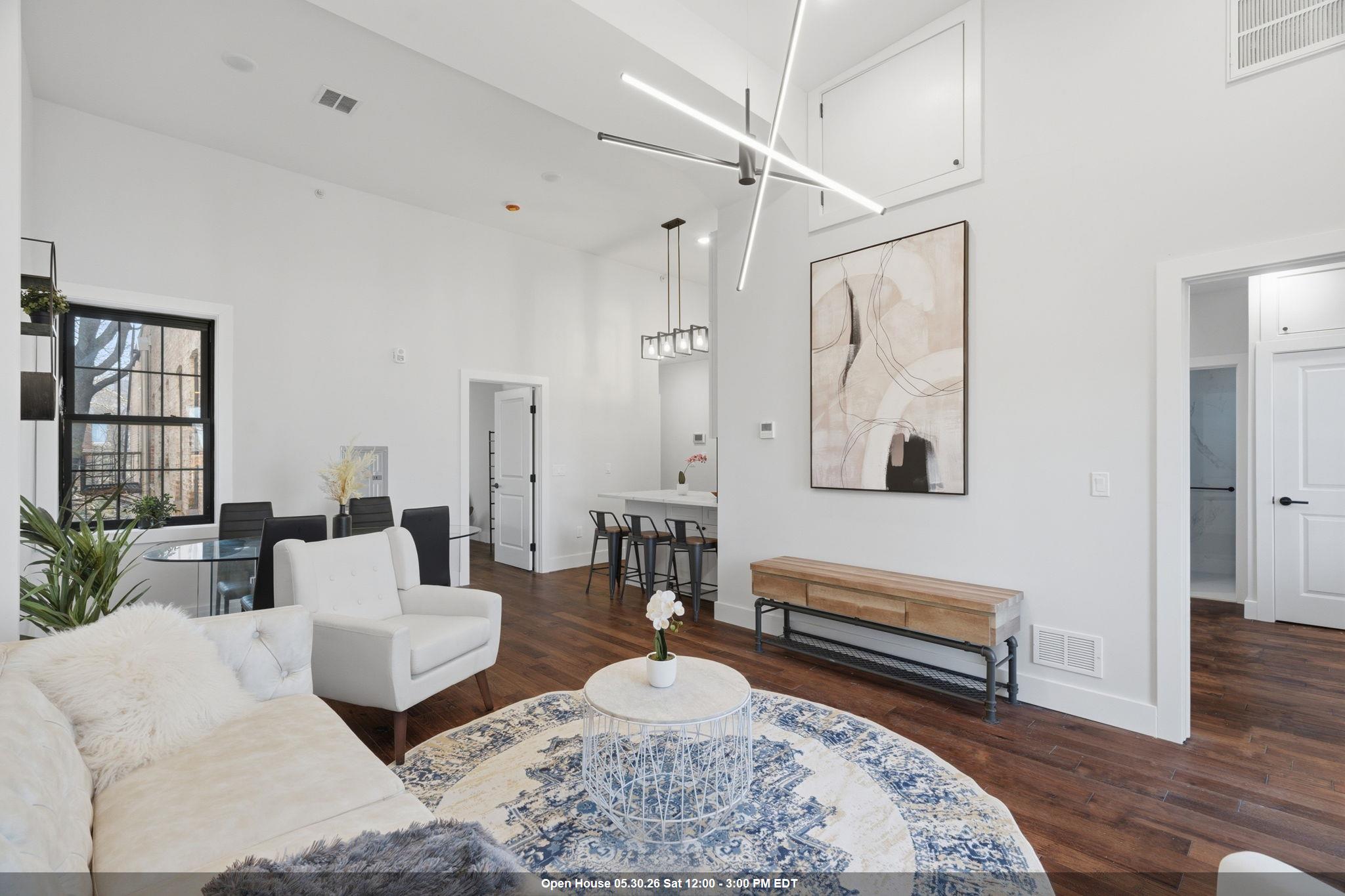 104 GLENWOOD AVE - Photo 1