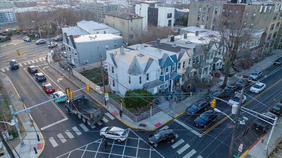 668 PALISADE AVE - Photo 5