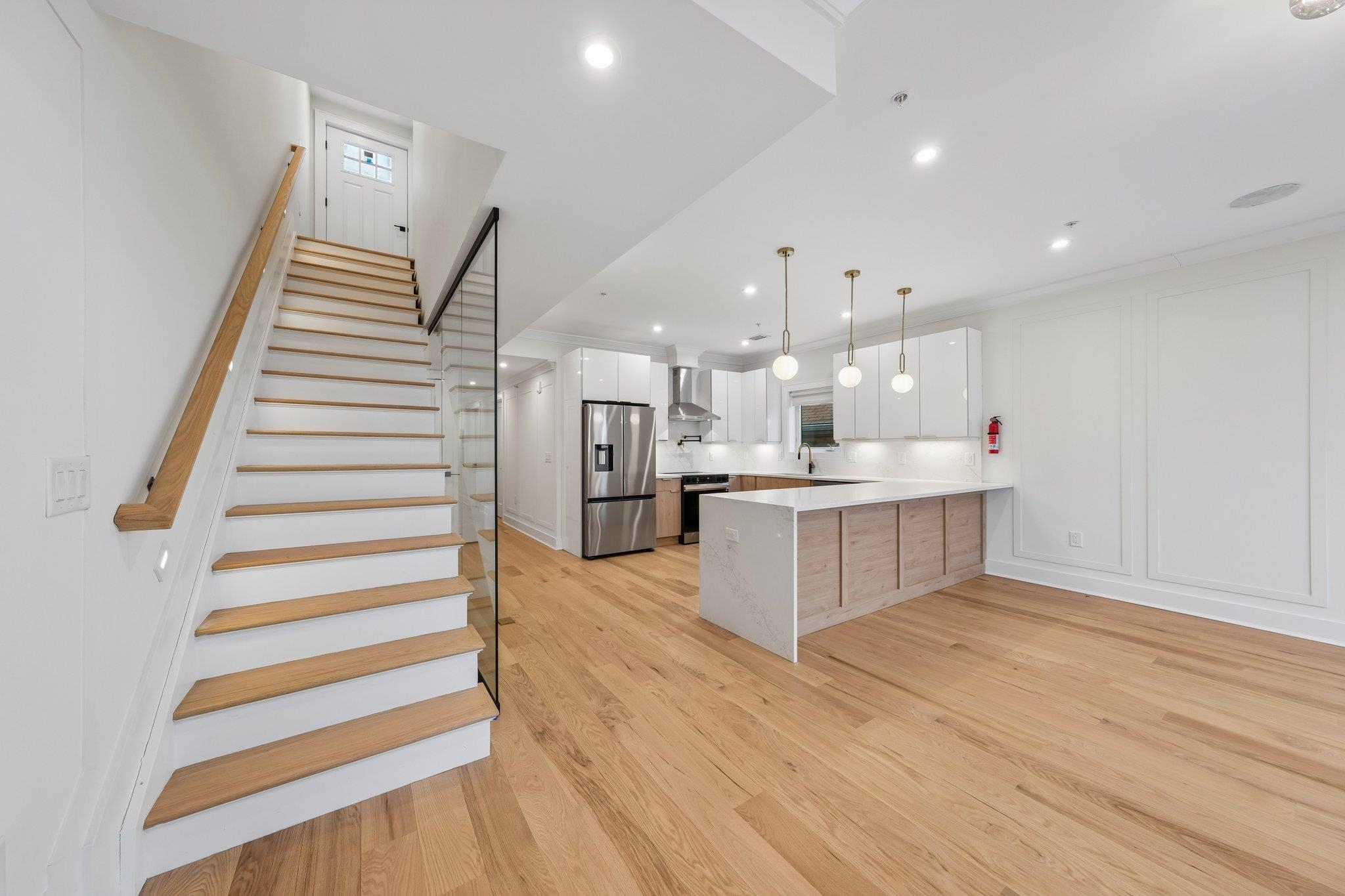 183 ZABRISKIE ST #3