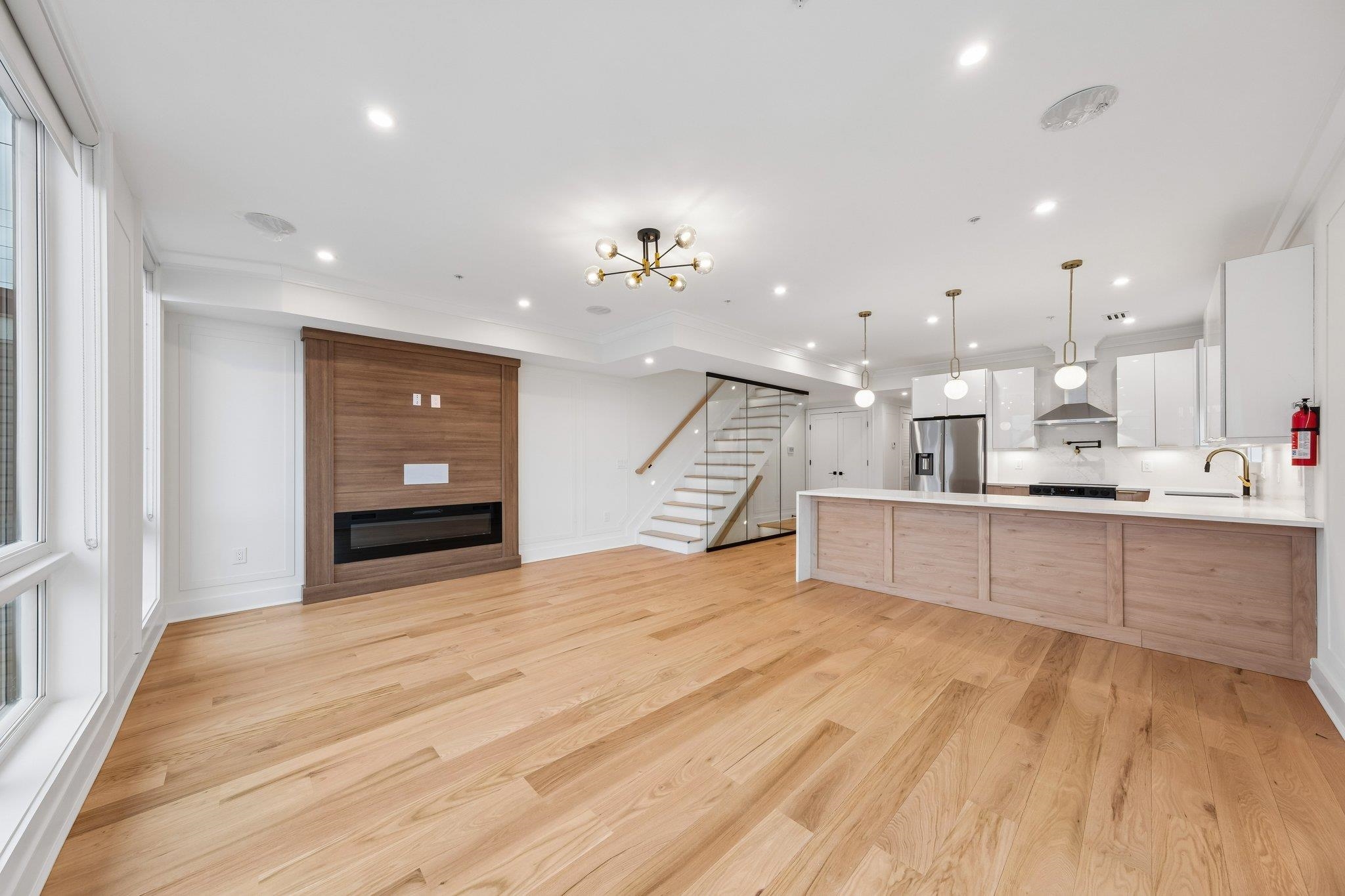 183 ZABRISKIE ST #3
