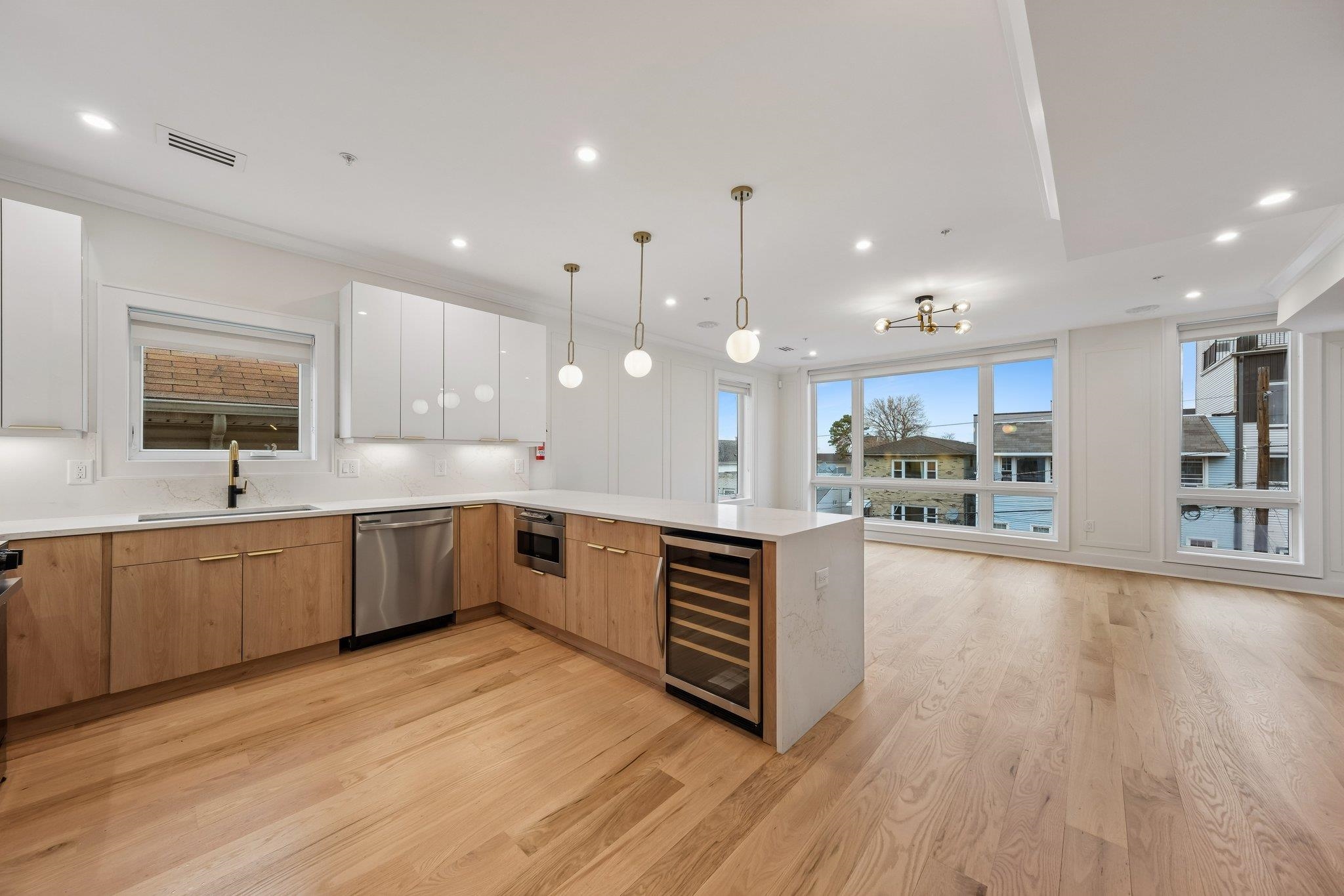 183 ZABRISKIE ST #3