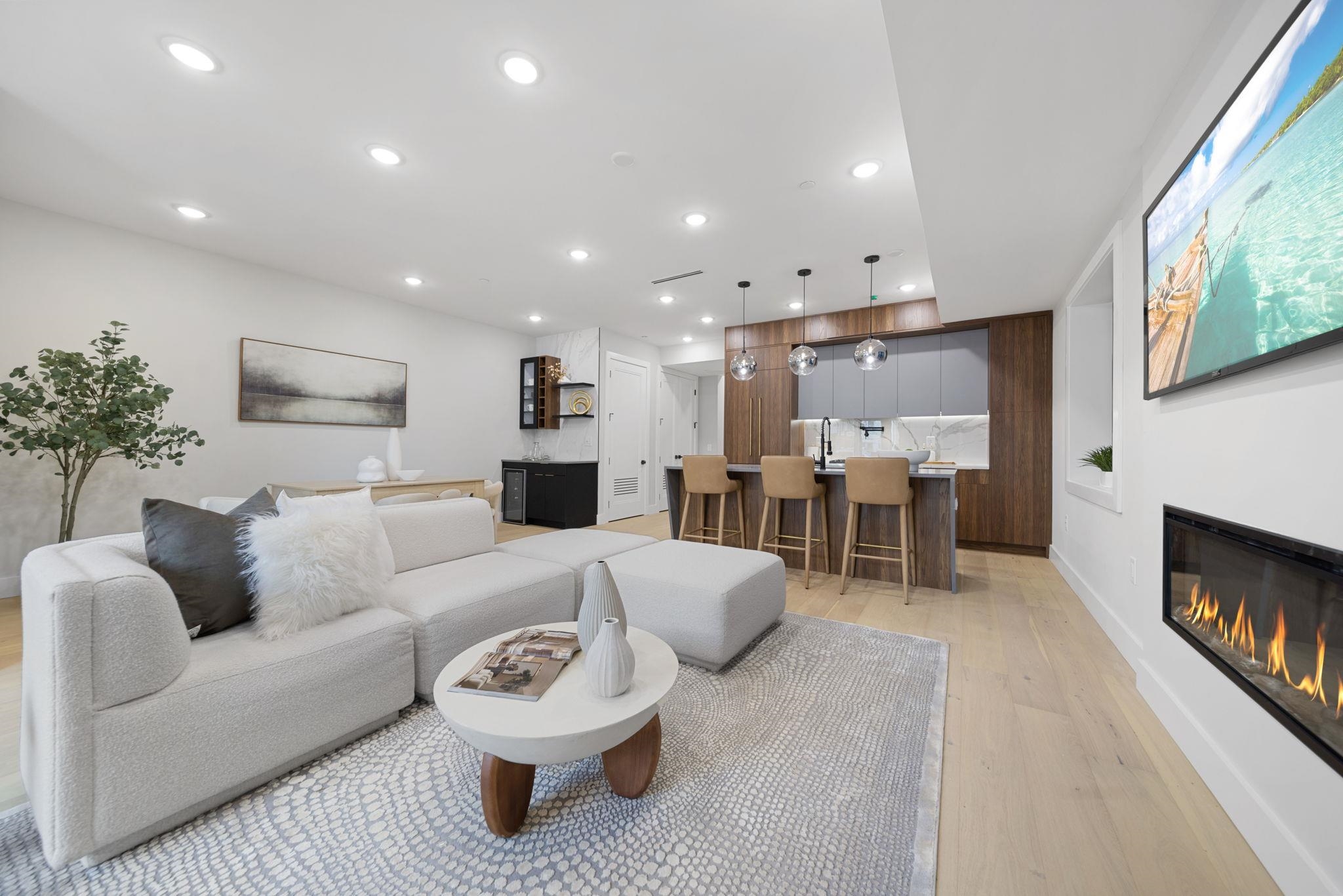 373 NEW YORK AVE #1