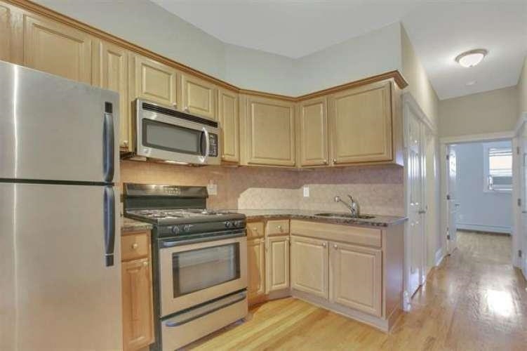 364 7TH ST #3