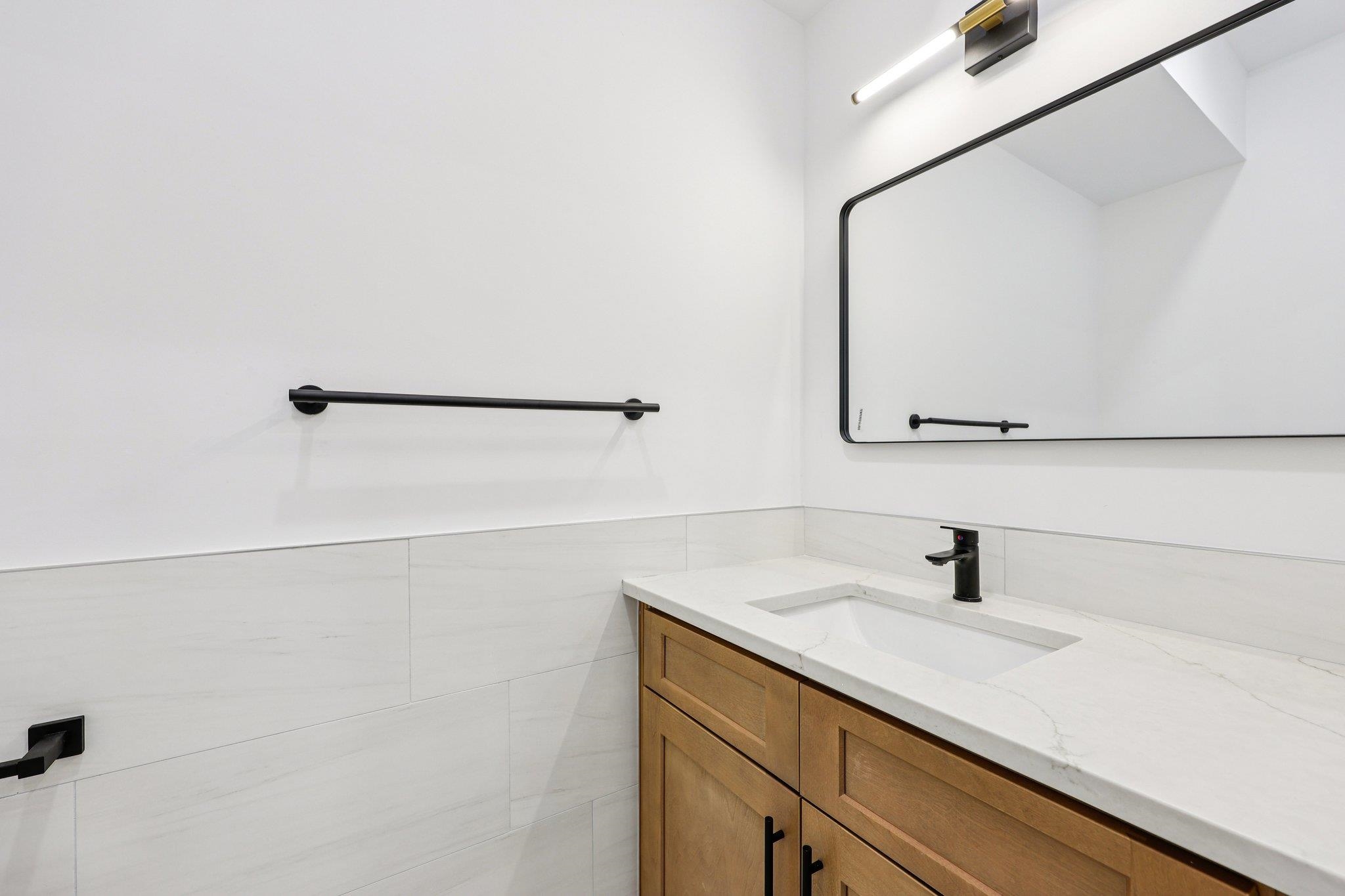 1003 SUMMIT AVE #1