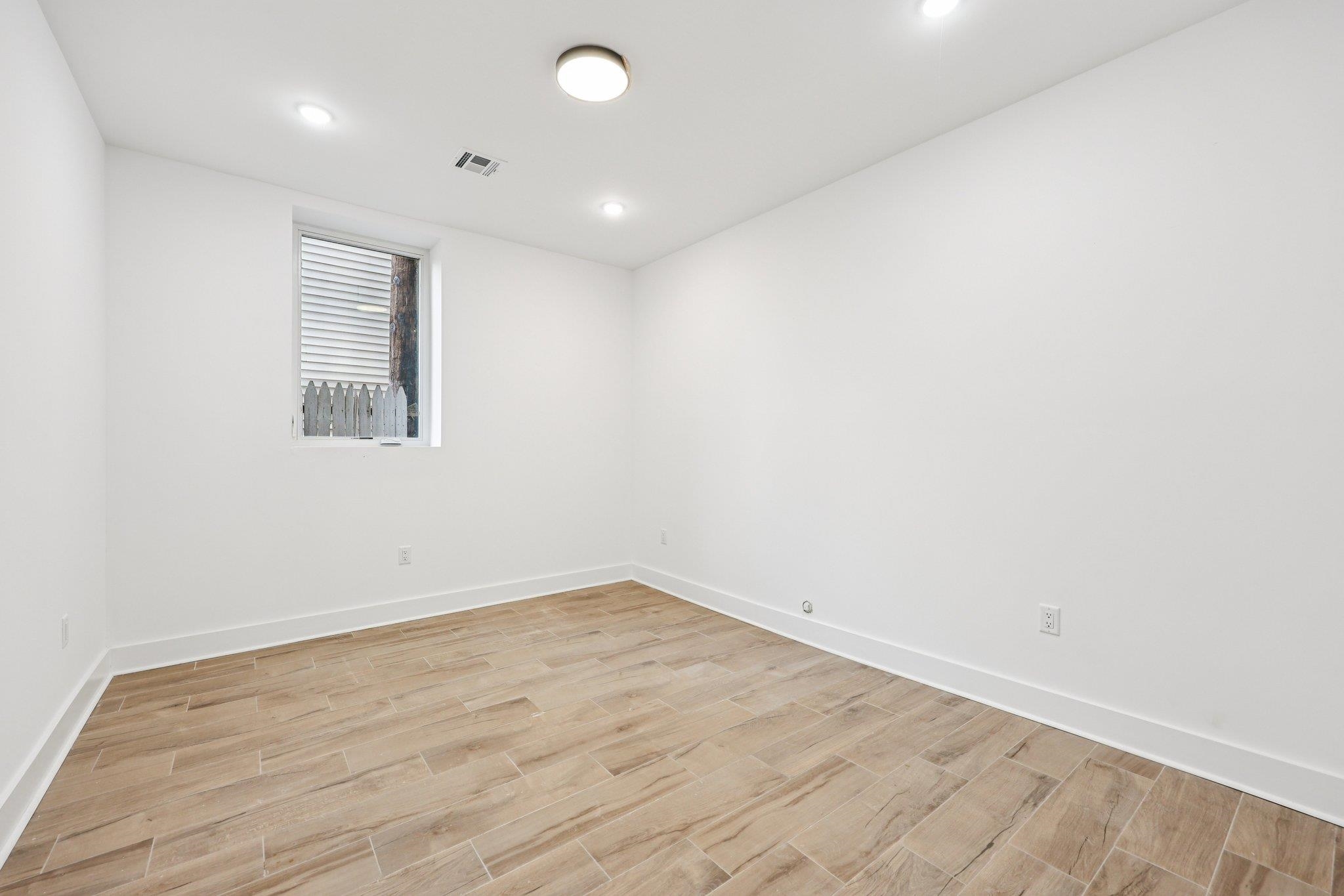 1003 SUMMIT AVE #1
