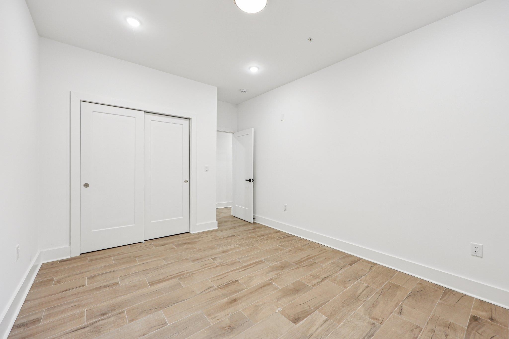1003 SUMMIT AVE #1