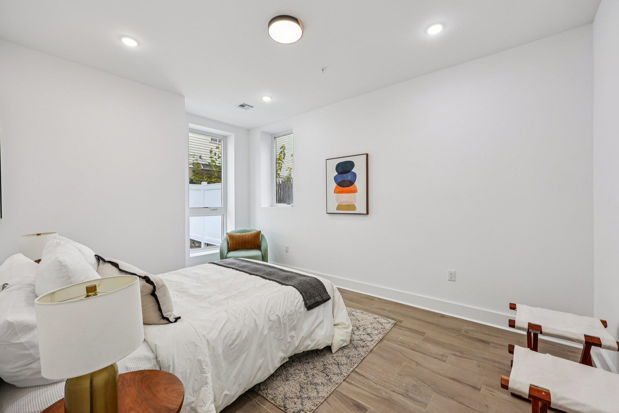 1003 SUMMIT AVE #1