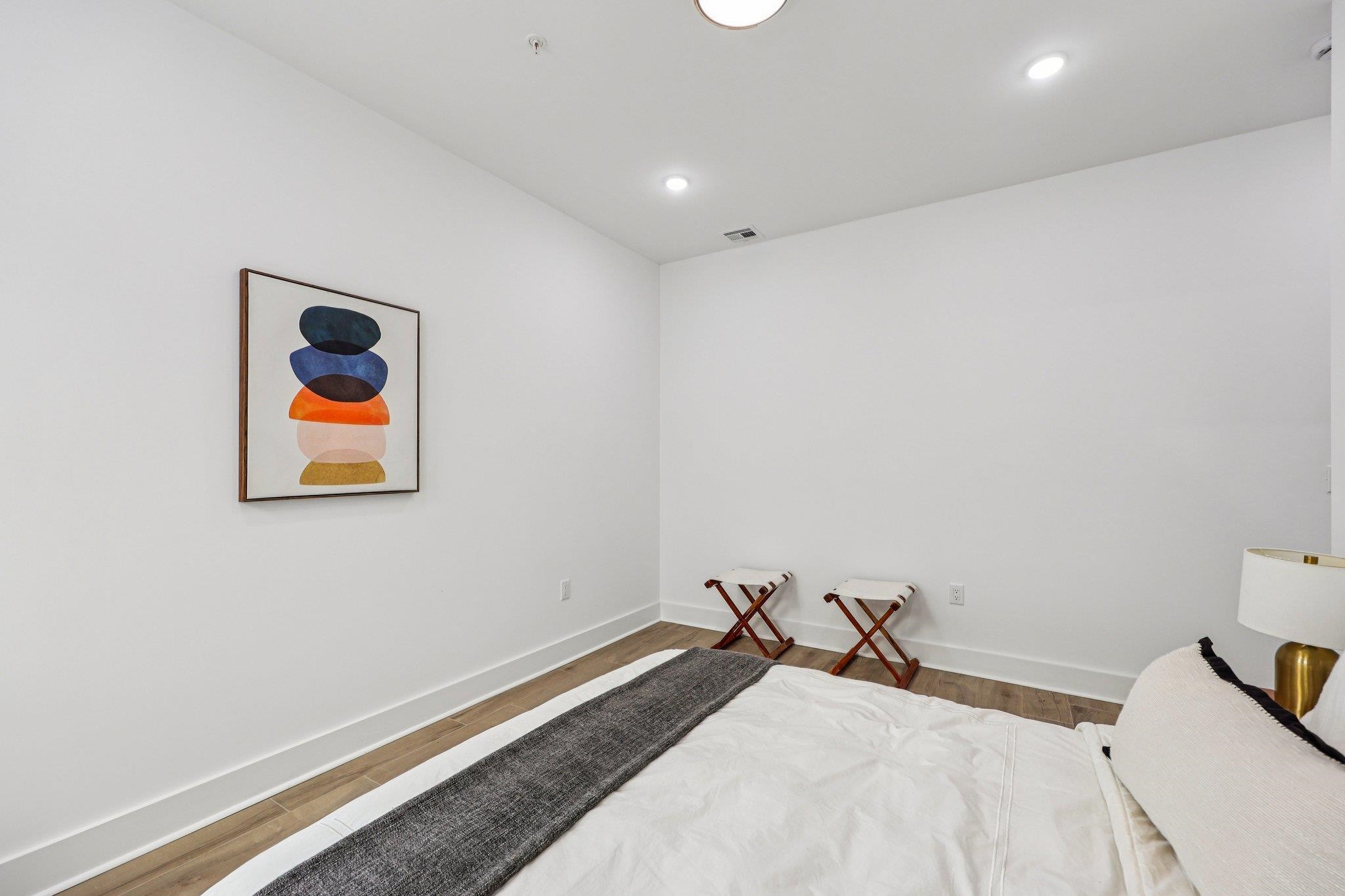 1003 SUMMIT AVE #1
