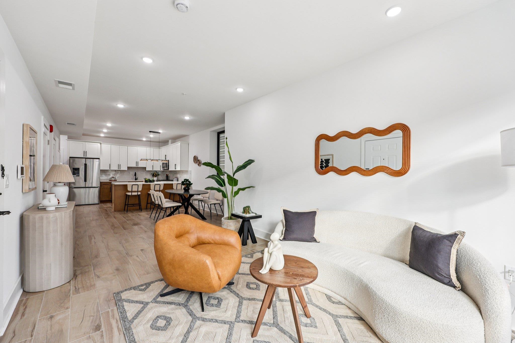 1003 SUMMIT AVE #1
