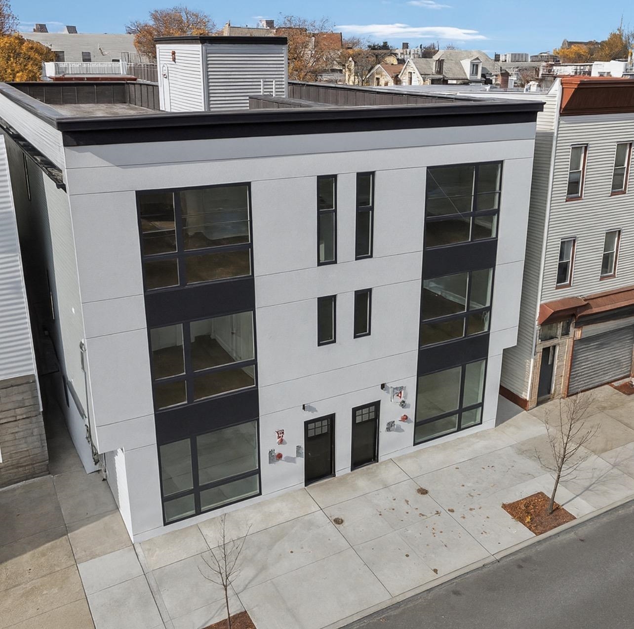1003 SUMMIT AVE #1