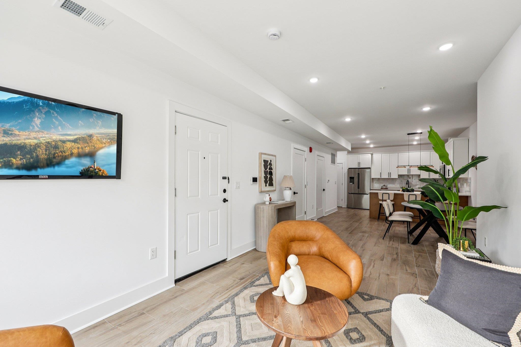 1003 SUMMIT AVE #1