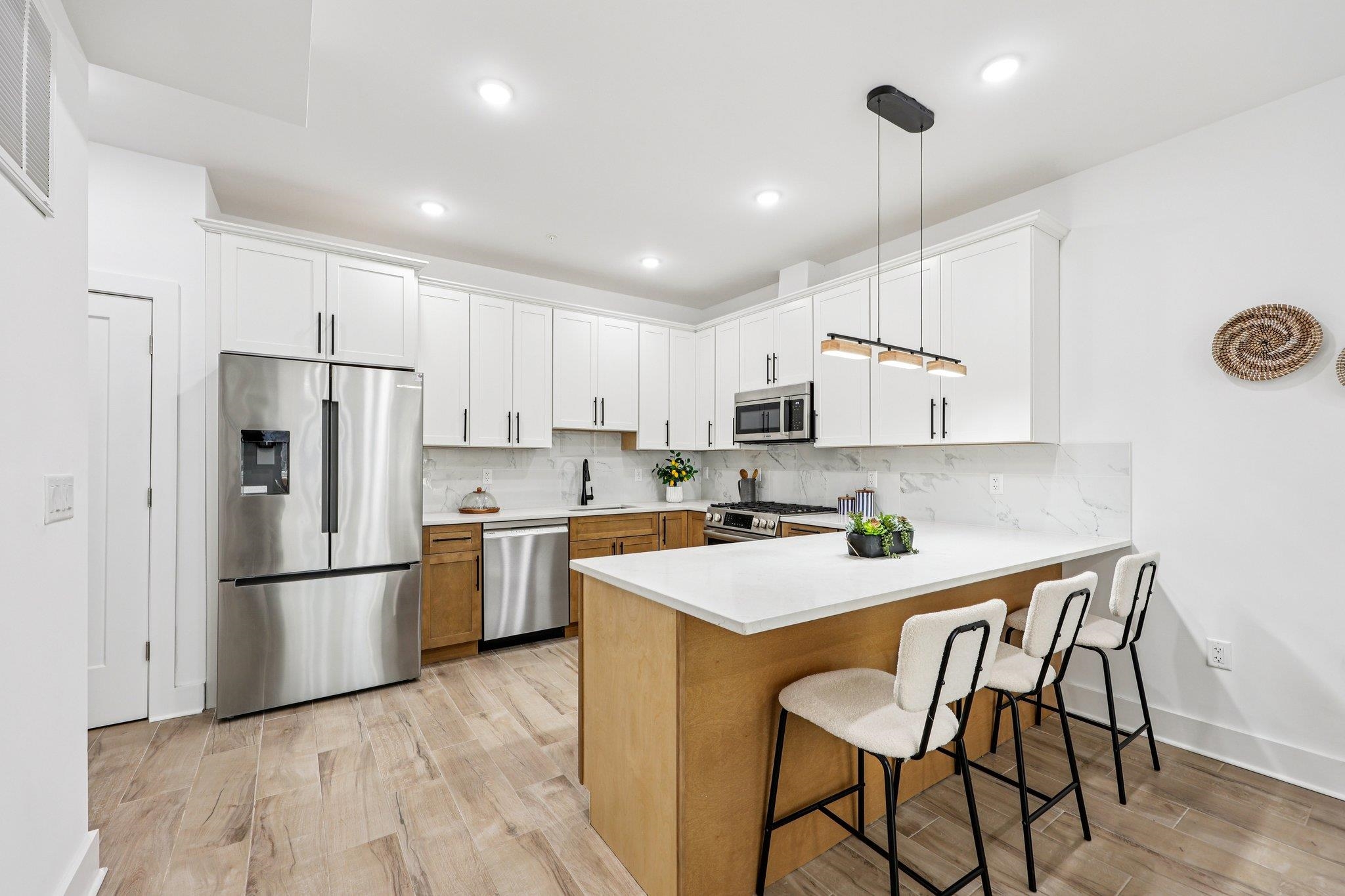 1003 SUMMIT AVE #1