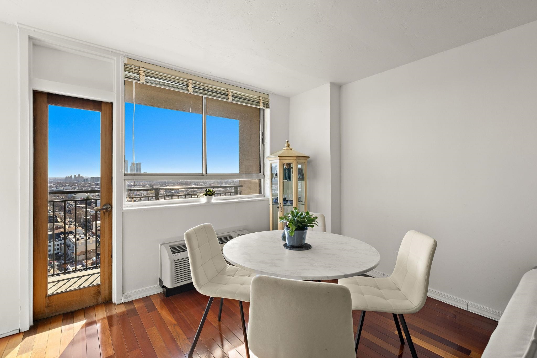 100 MANHATTAN AVE - Photo 6