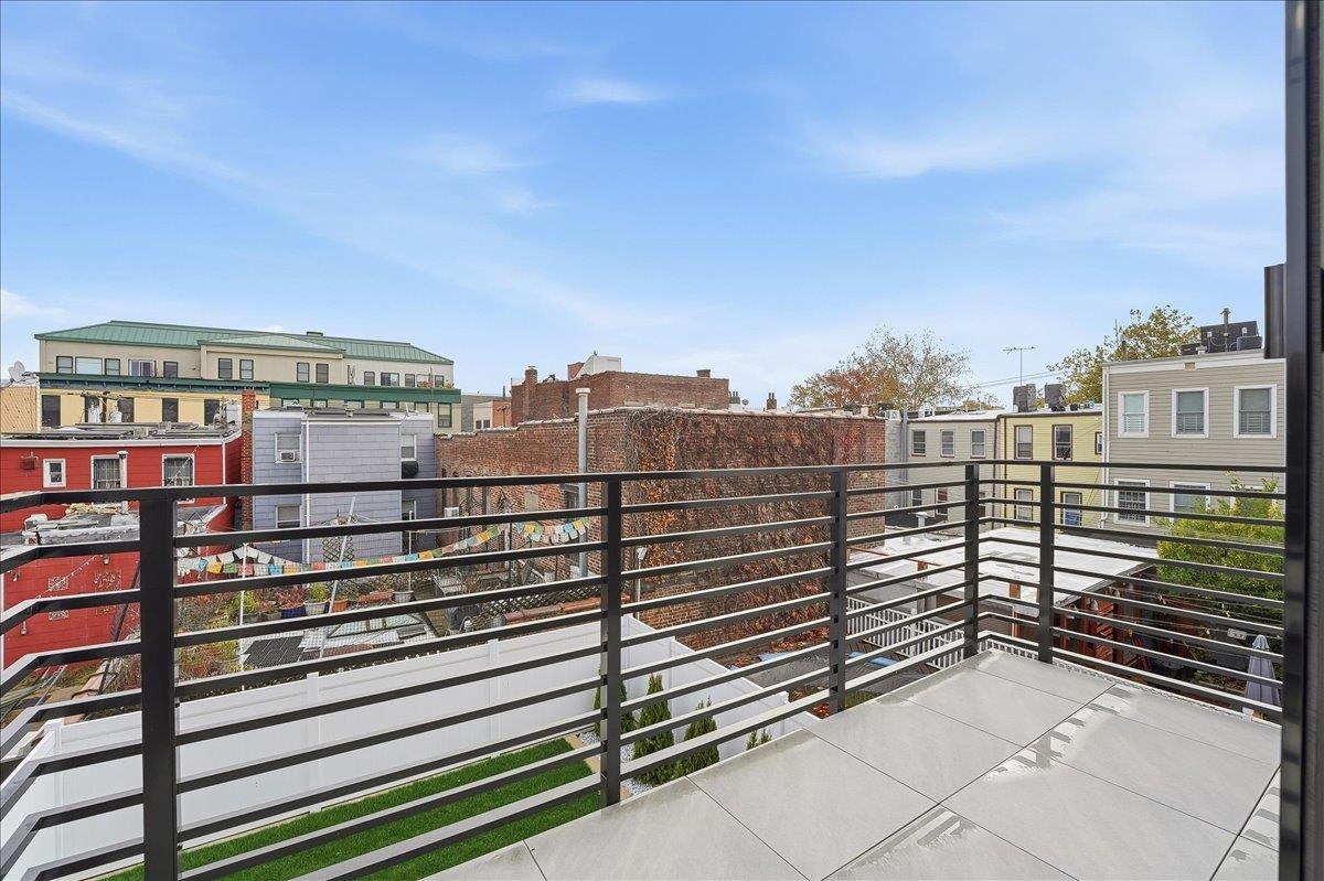 134 HANCOCK AVE #2