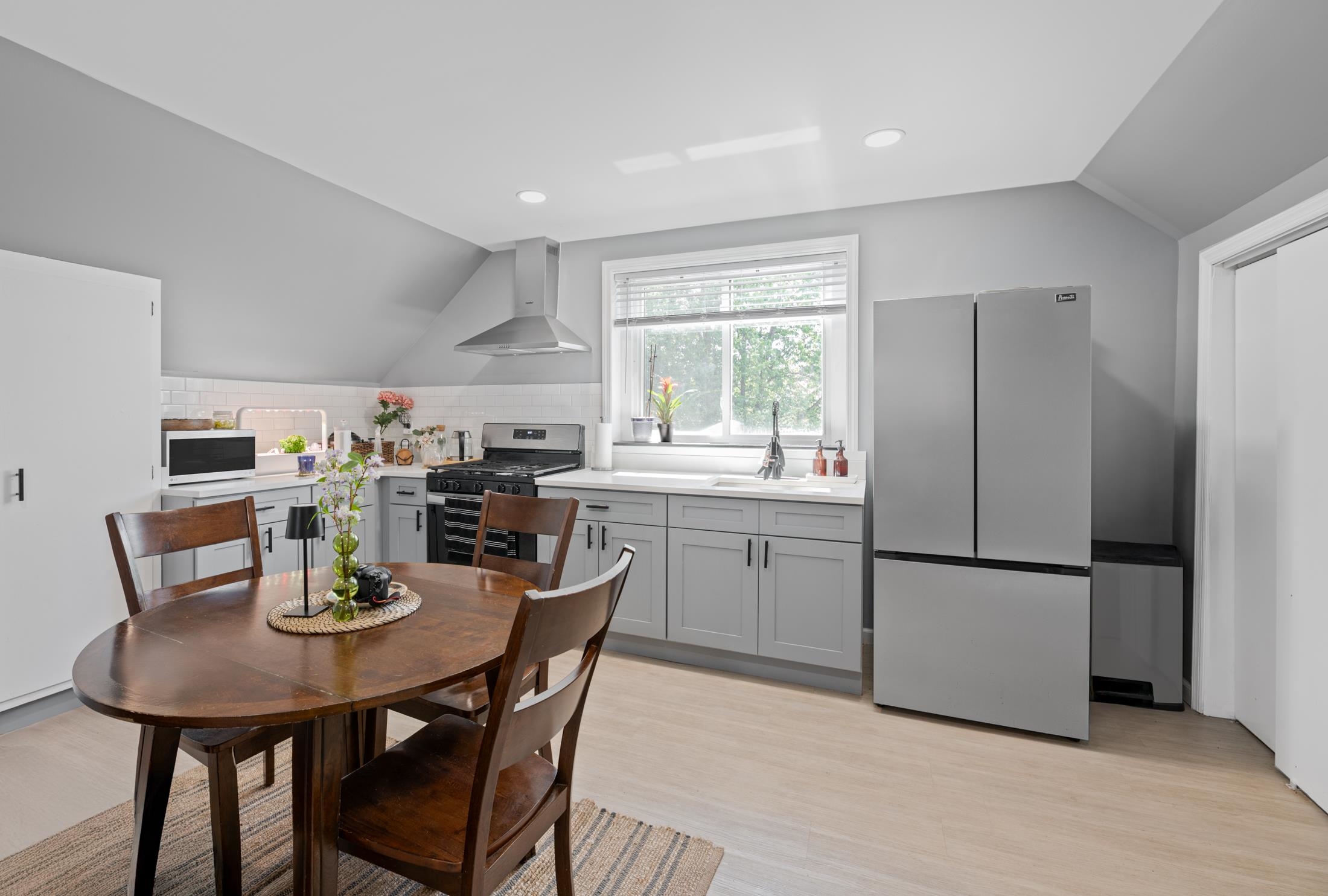 3912 LIBERTY AVE - Photo 3