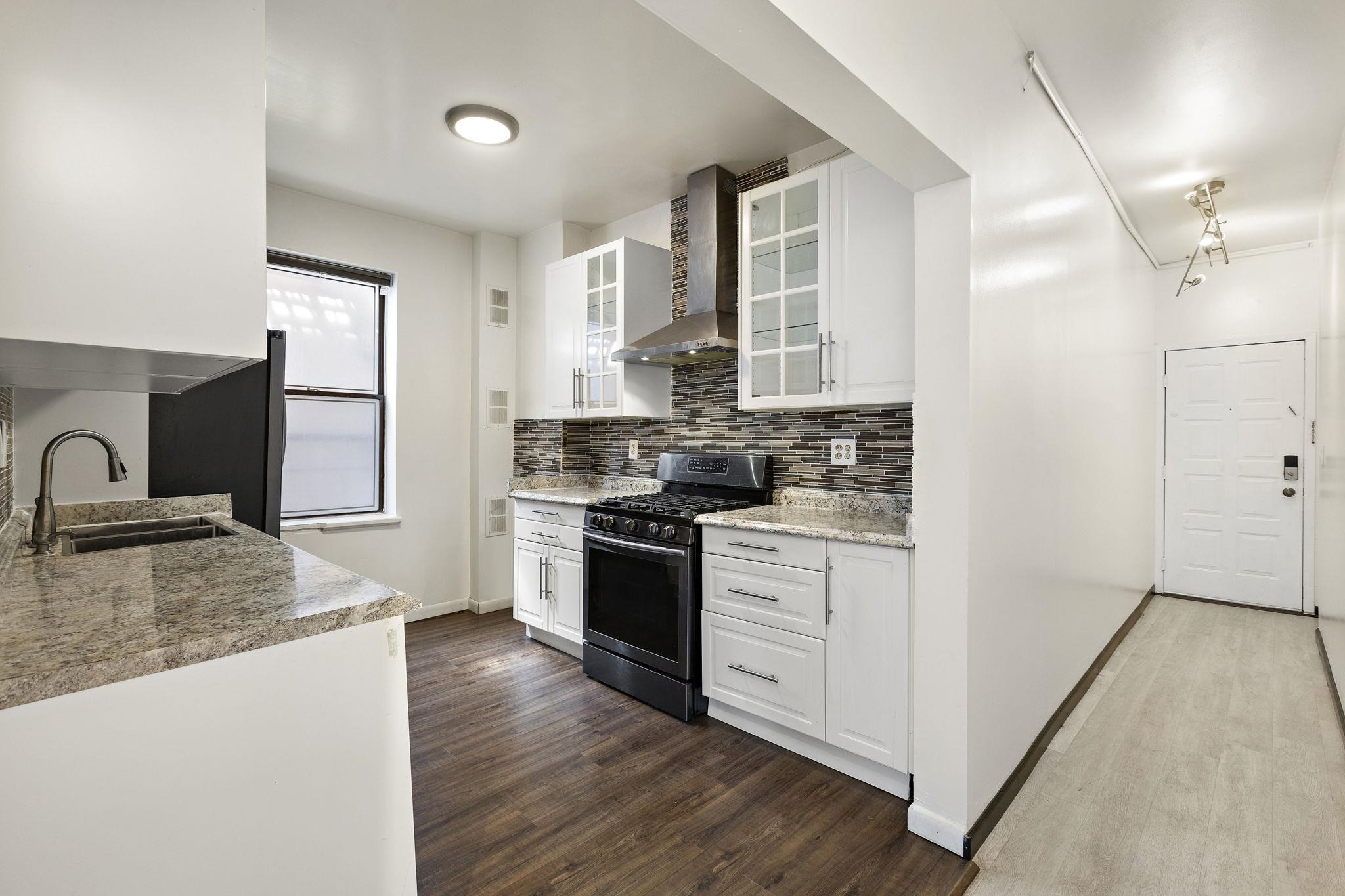 6601 BROADWAY - Photo 5