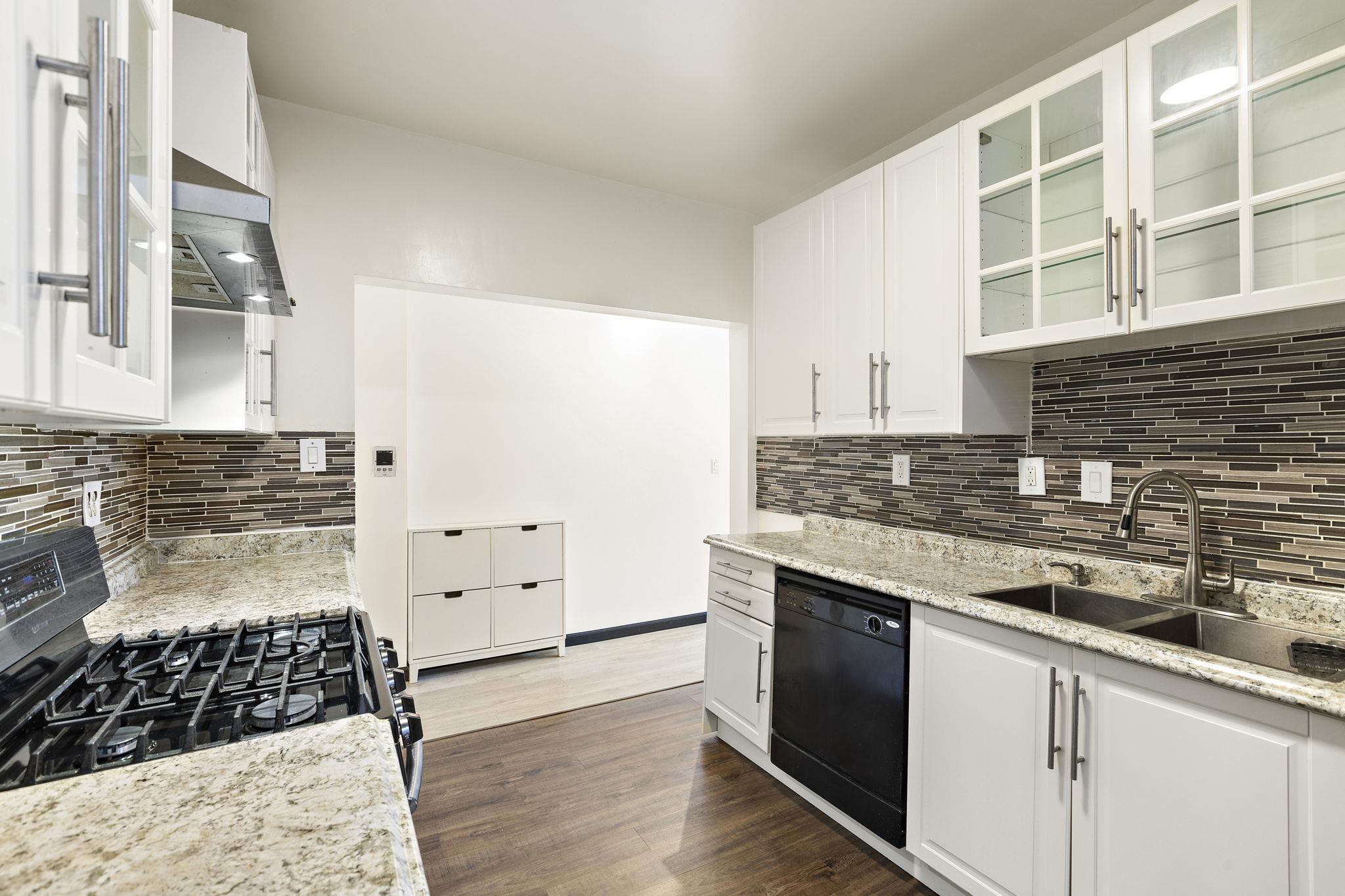 6601 BROADWAY #D7