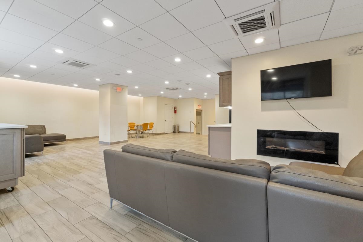 45 RIVER DR SOUTH #1005