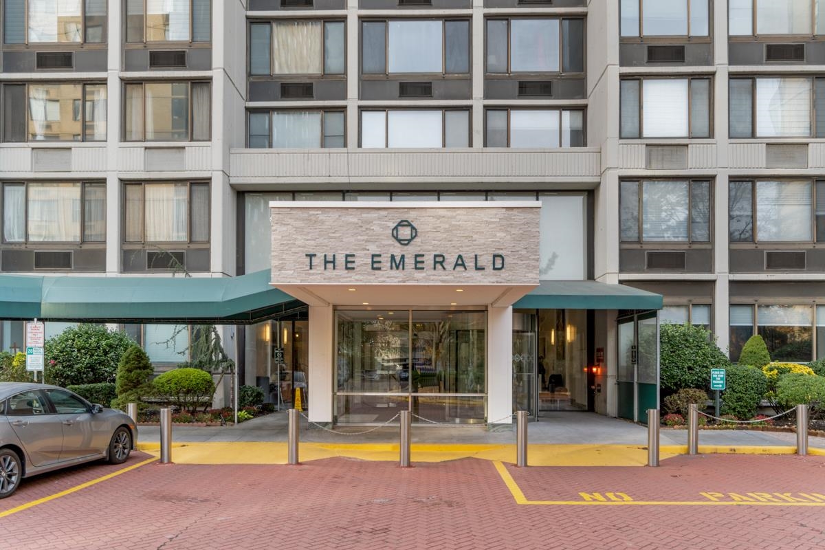 45 RIVER DR SOUTH #1005
