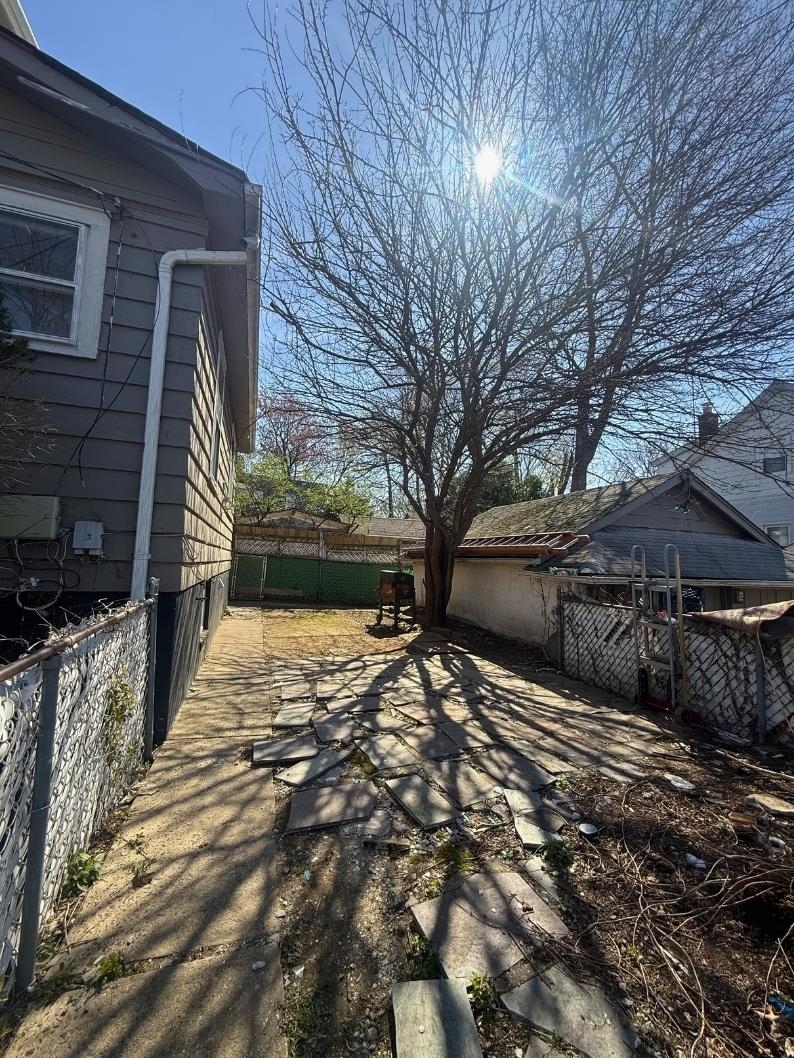 12-14 HILLCREST RD - Photo 3