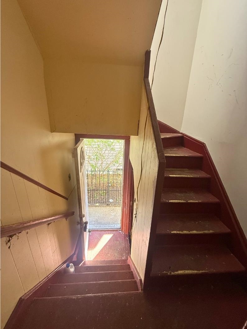 12-14 HILLCREST RD #2