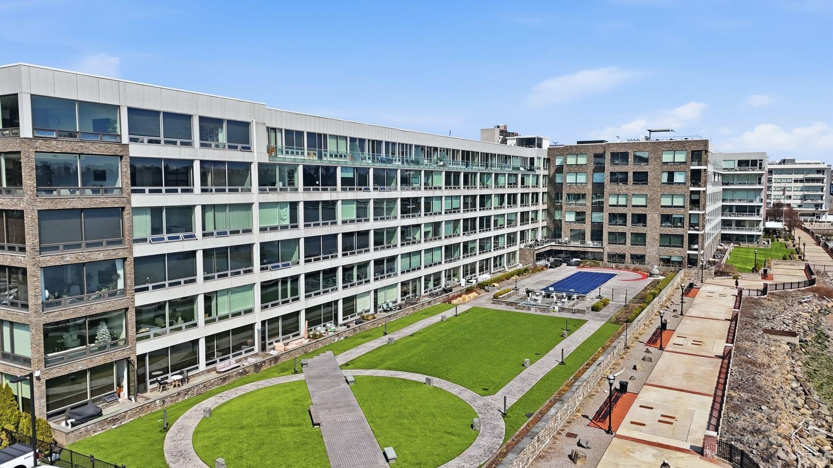 9 SOMERSET LANE #408