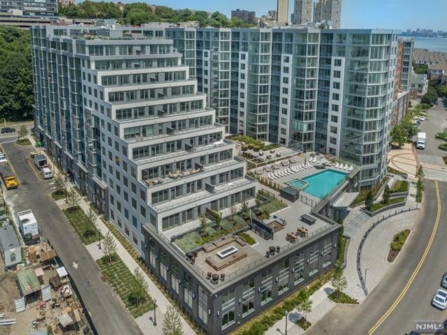 9 AVENUE AT PORT IMPERIAL #513
