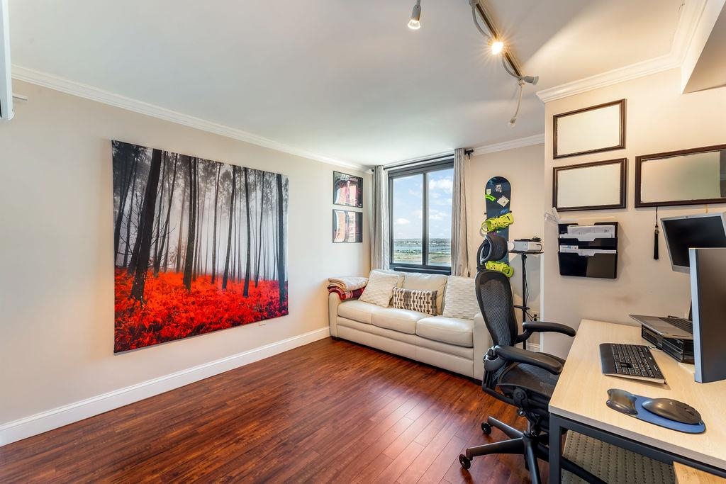 2110 HARMON COVE TOWER