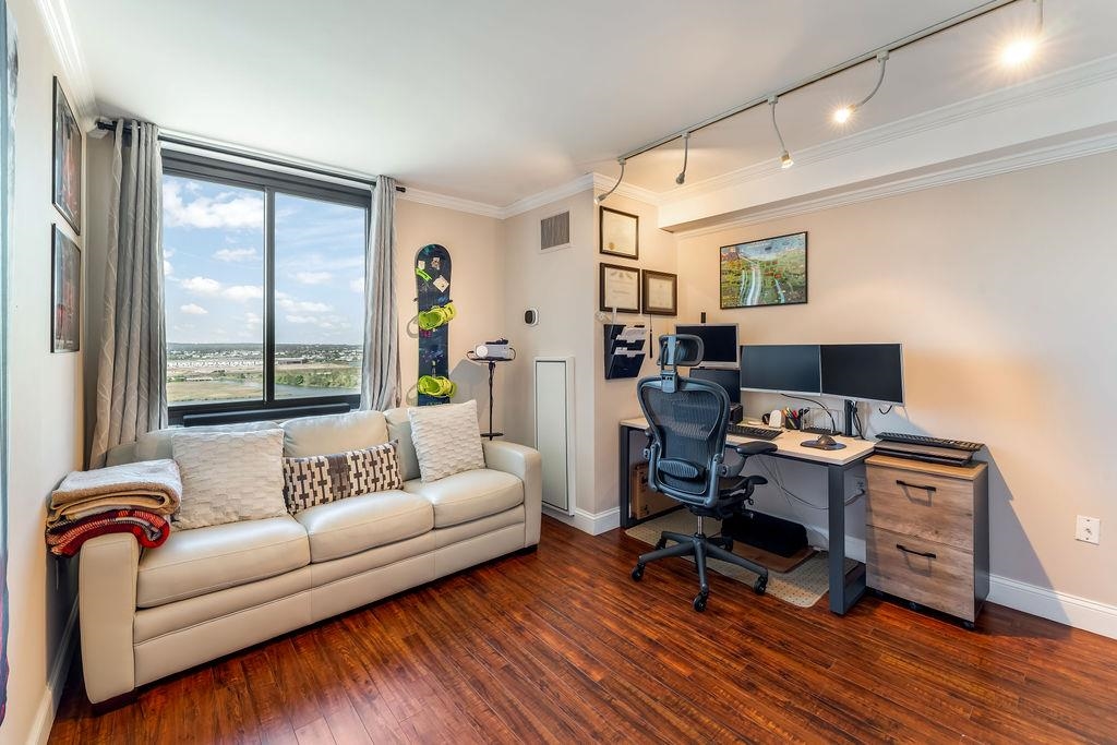 2110 HARMON COVE TOWER
