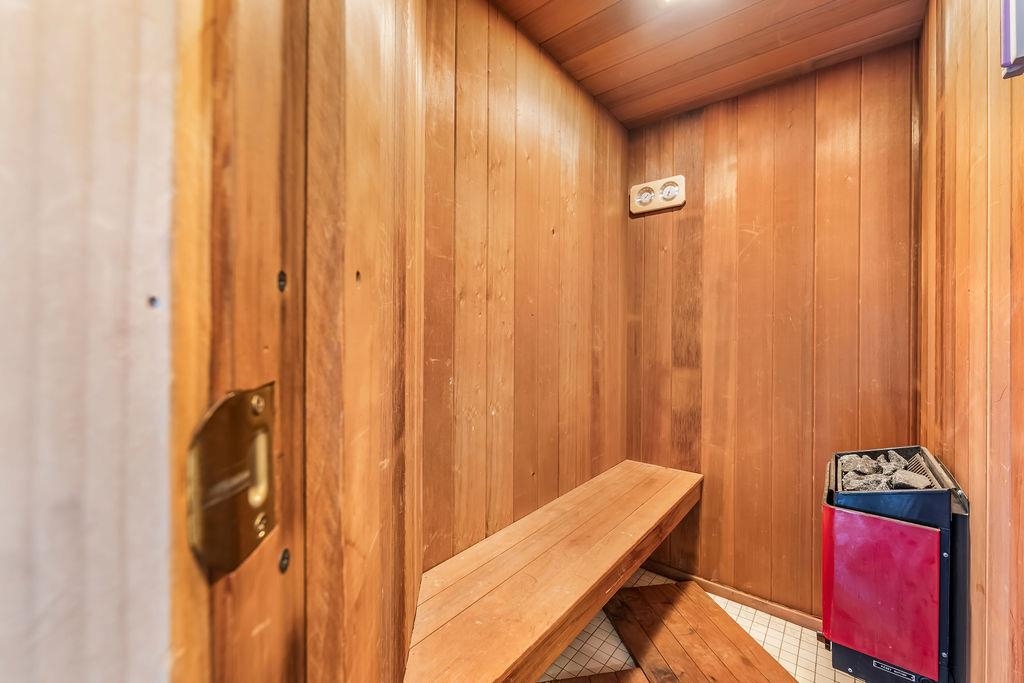 2110 HARMON COVE TOWER