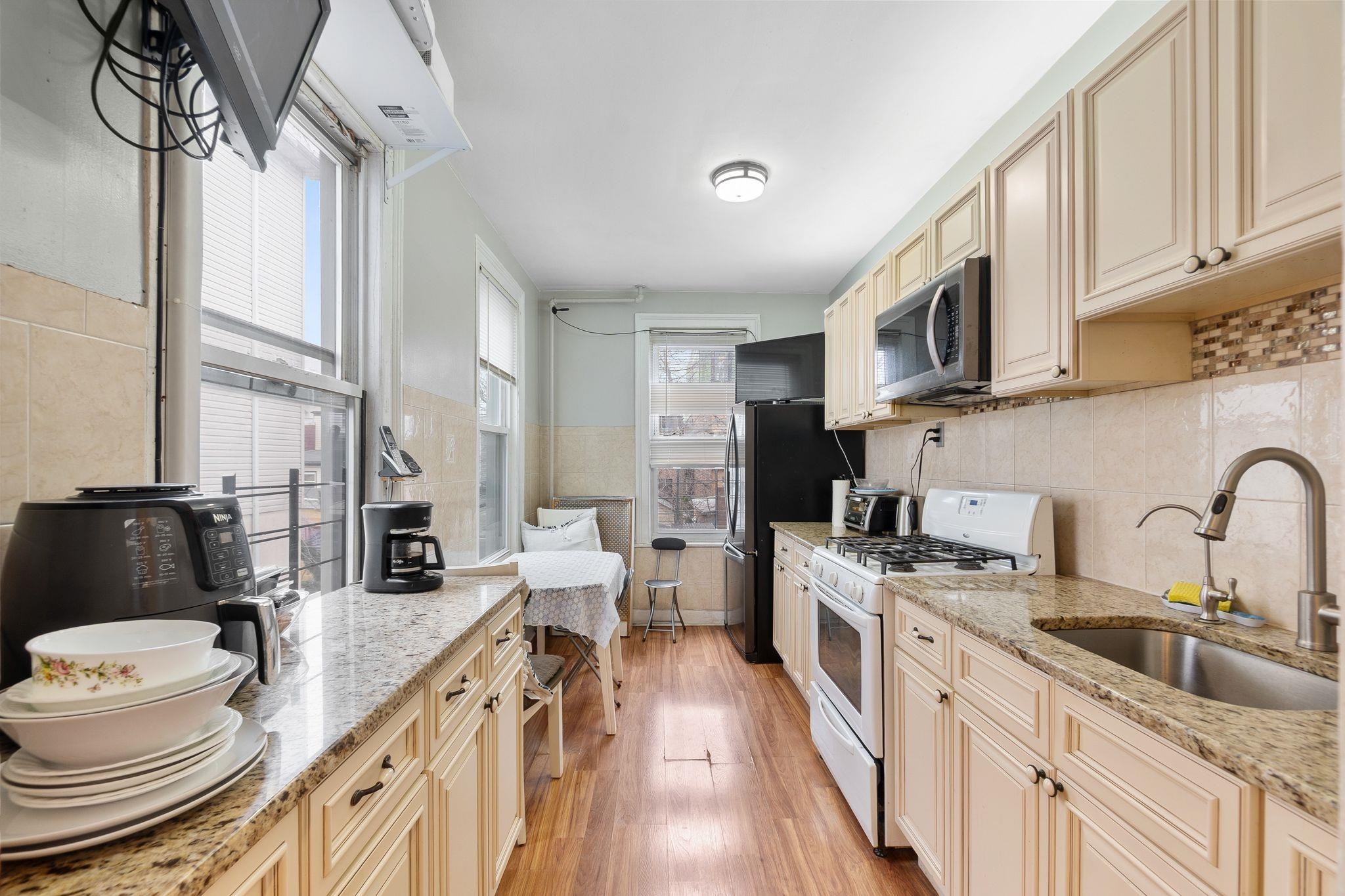361 NEW YORK AVE - Photo 2