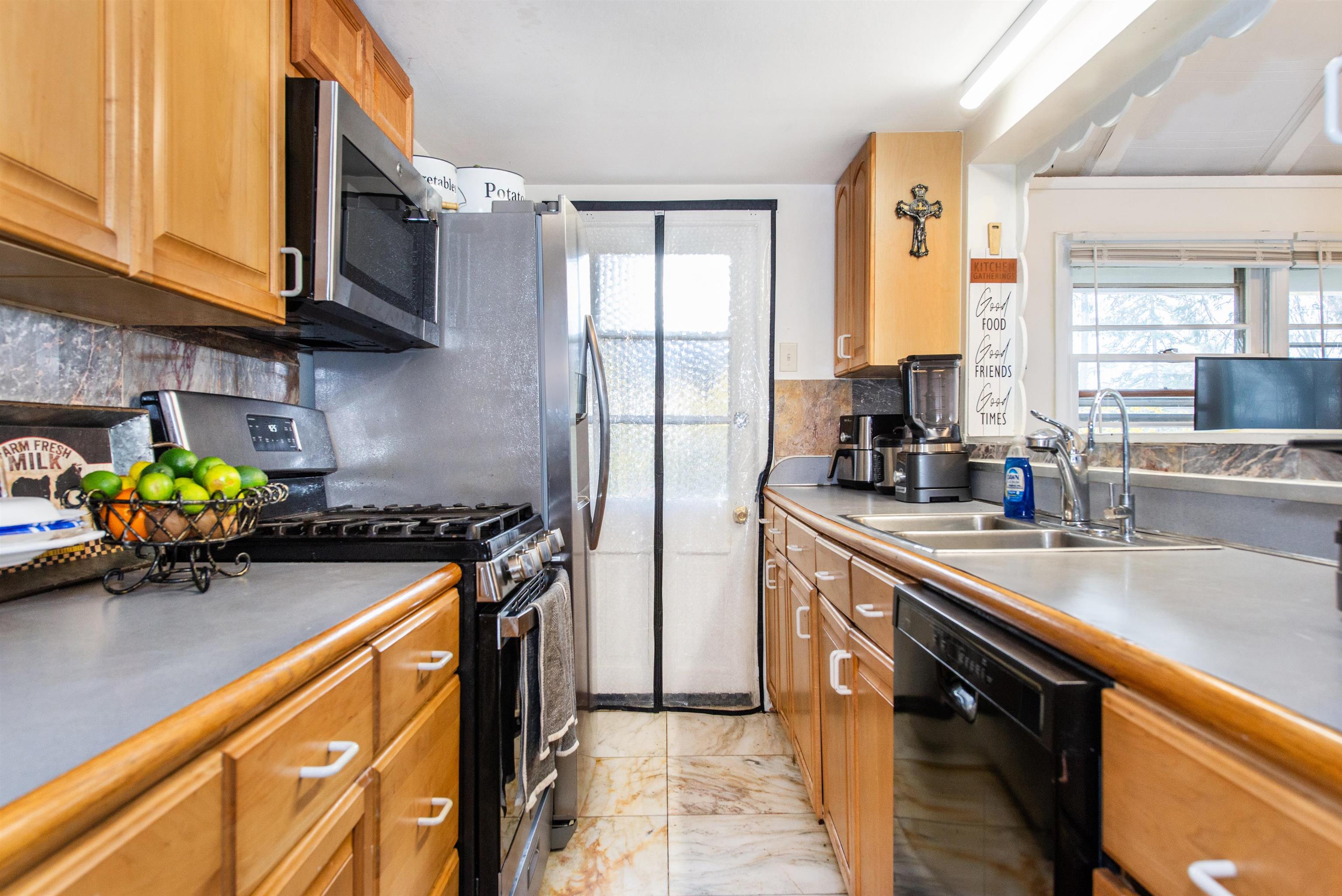 47 HILLSIDE RD