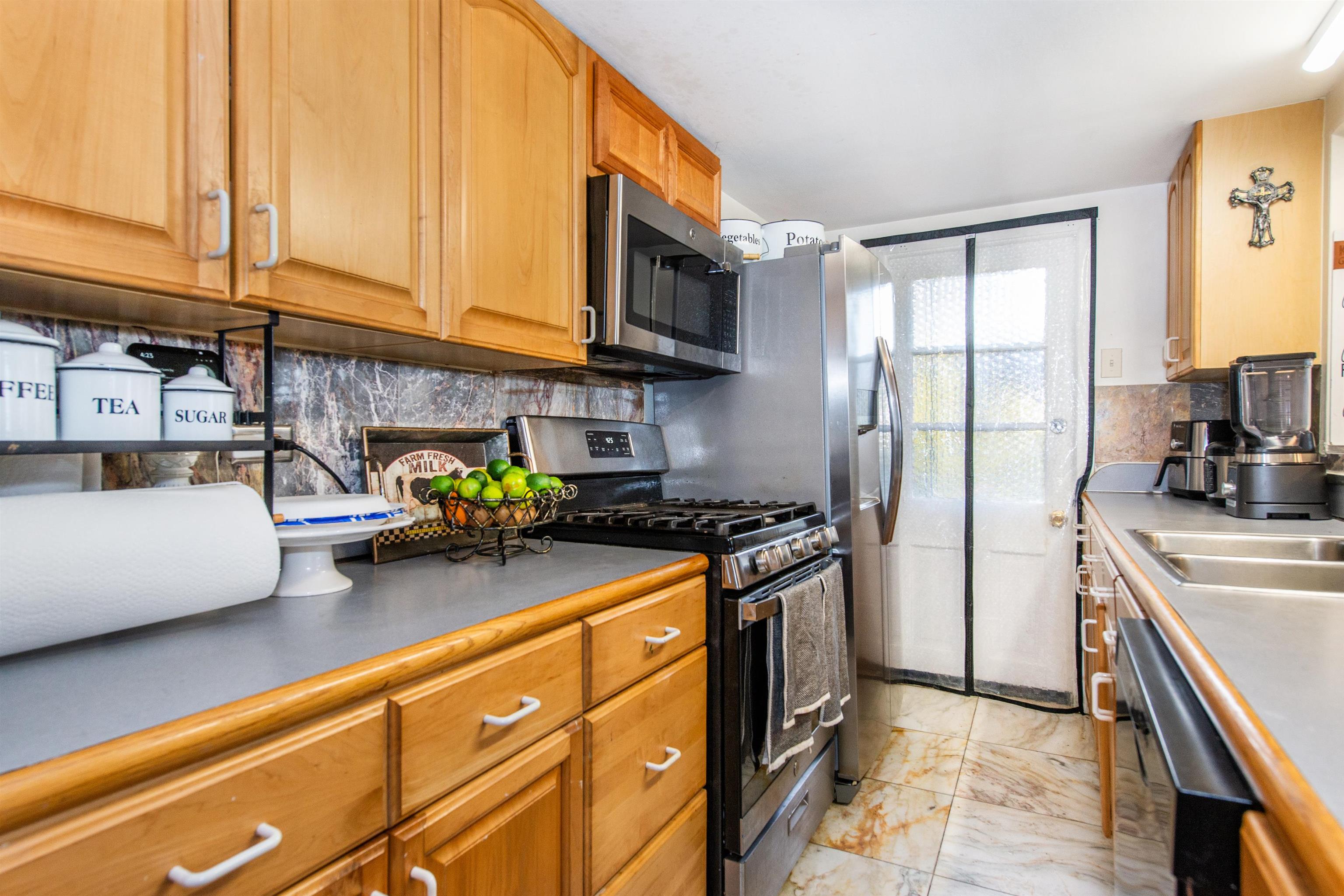 47 HILLSIDE RD