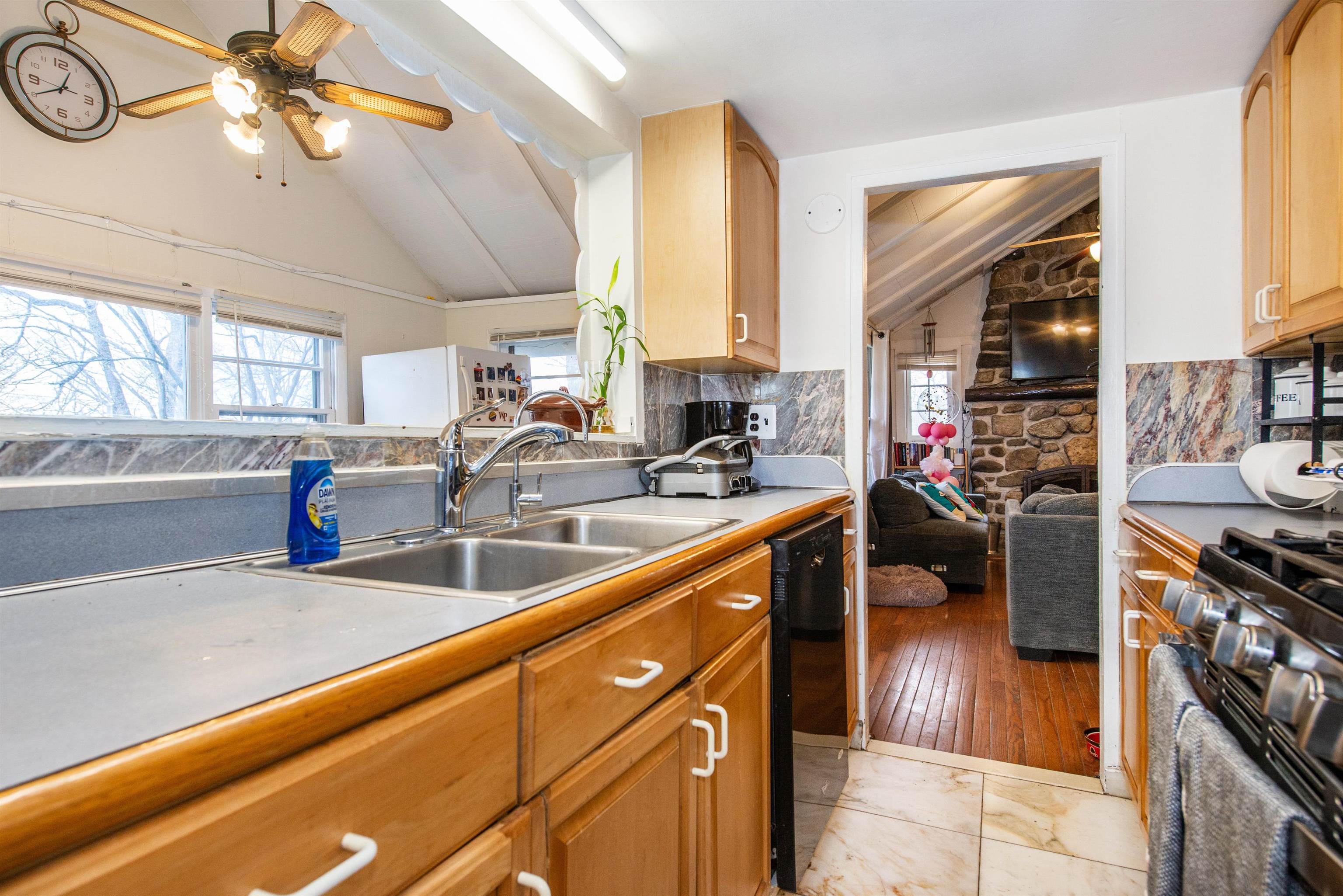 47 HILLSIDE RD