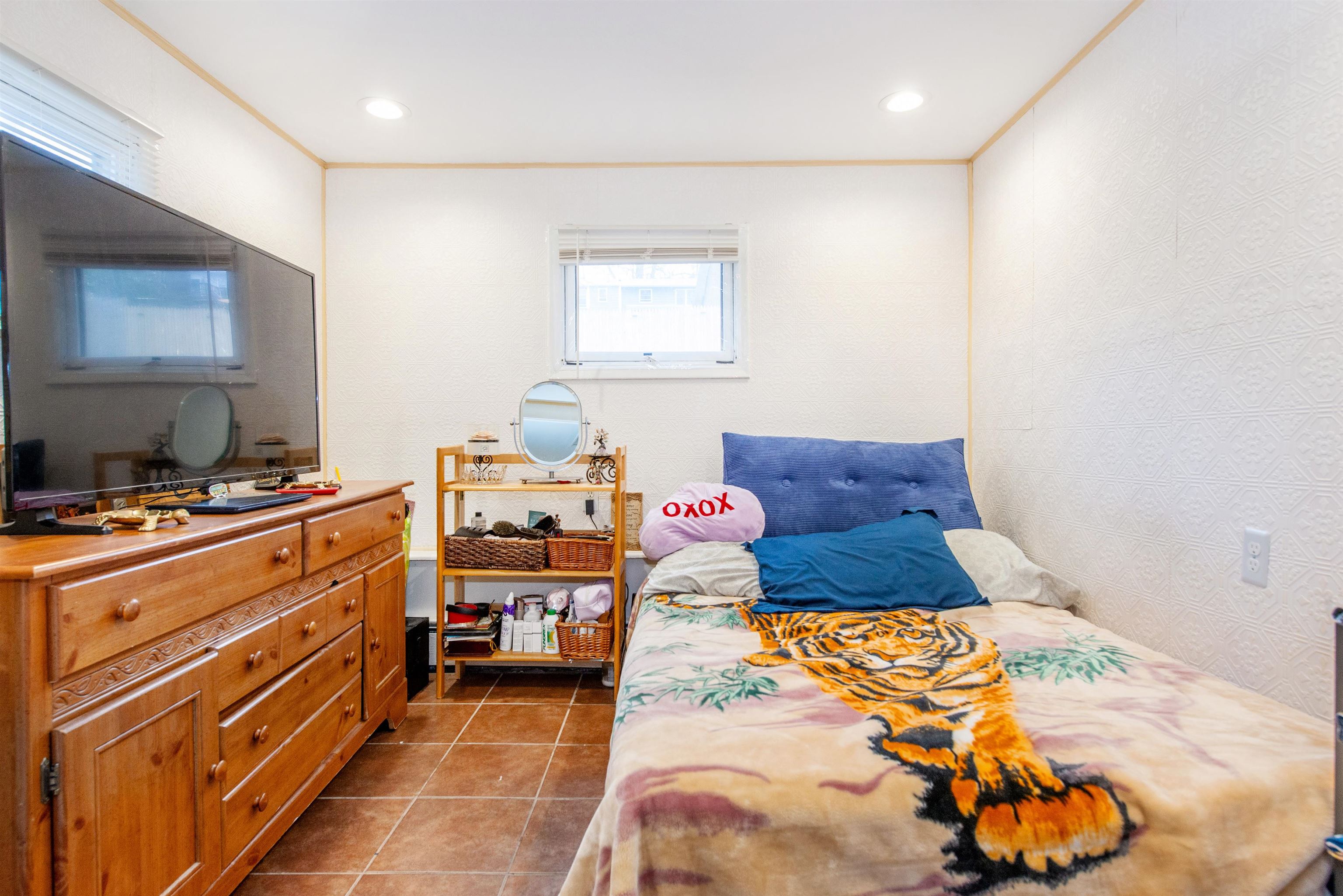 47 HILLSIDE RD
