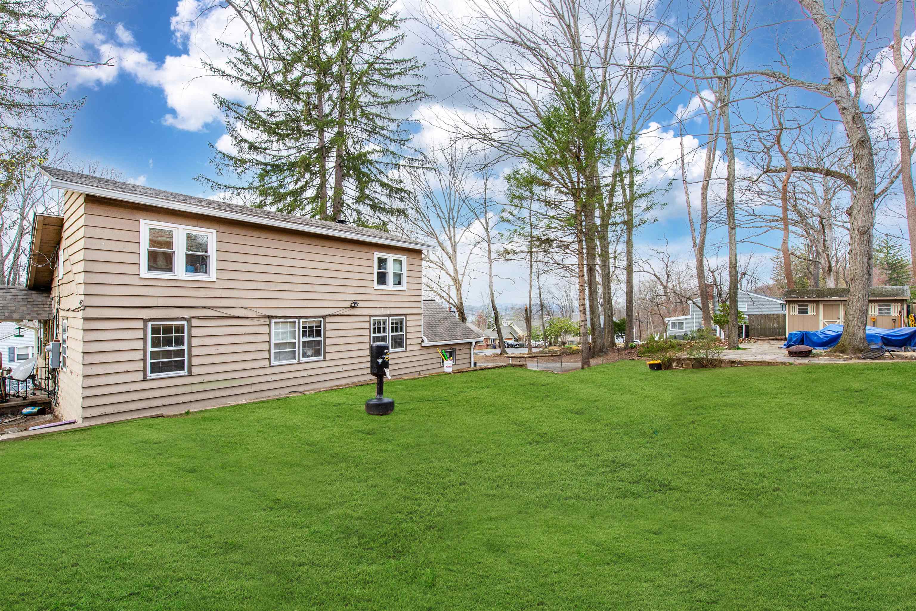 47 HILLSIDE RD