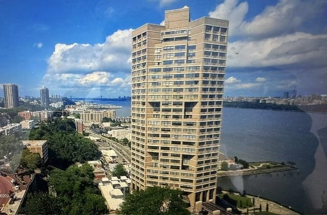 7000 BLVD EAST - Photo 2