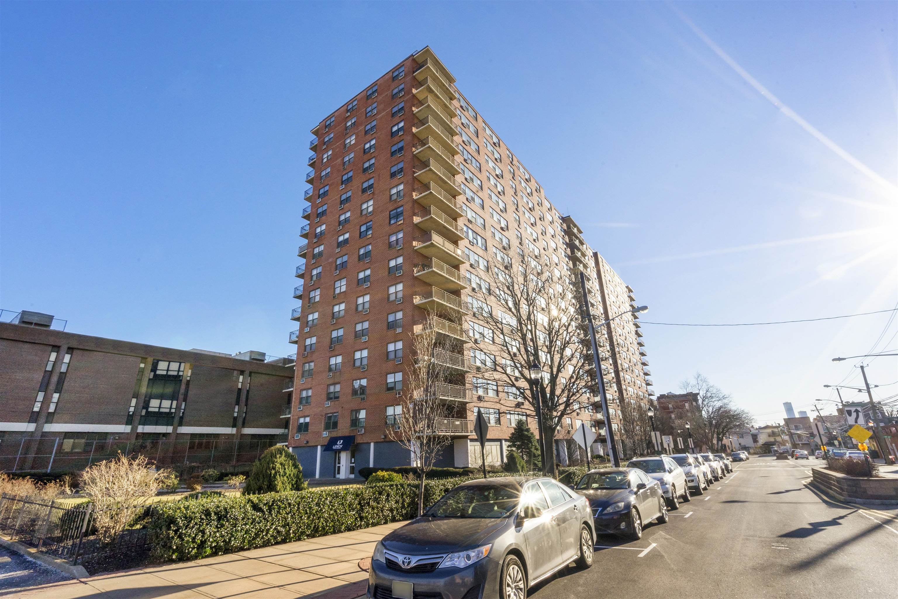 500 CENTRAL AVE #1014