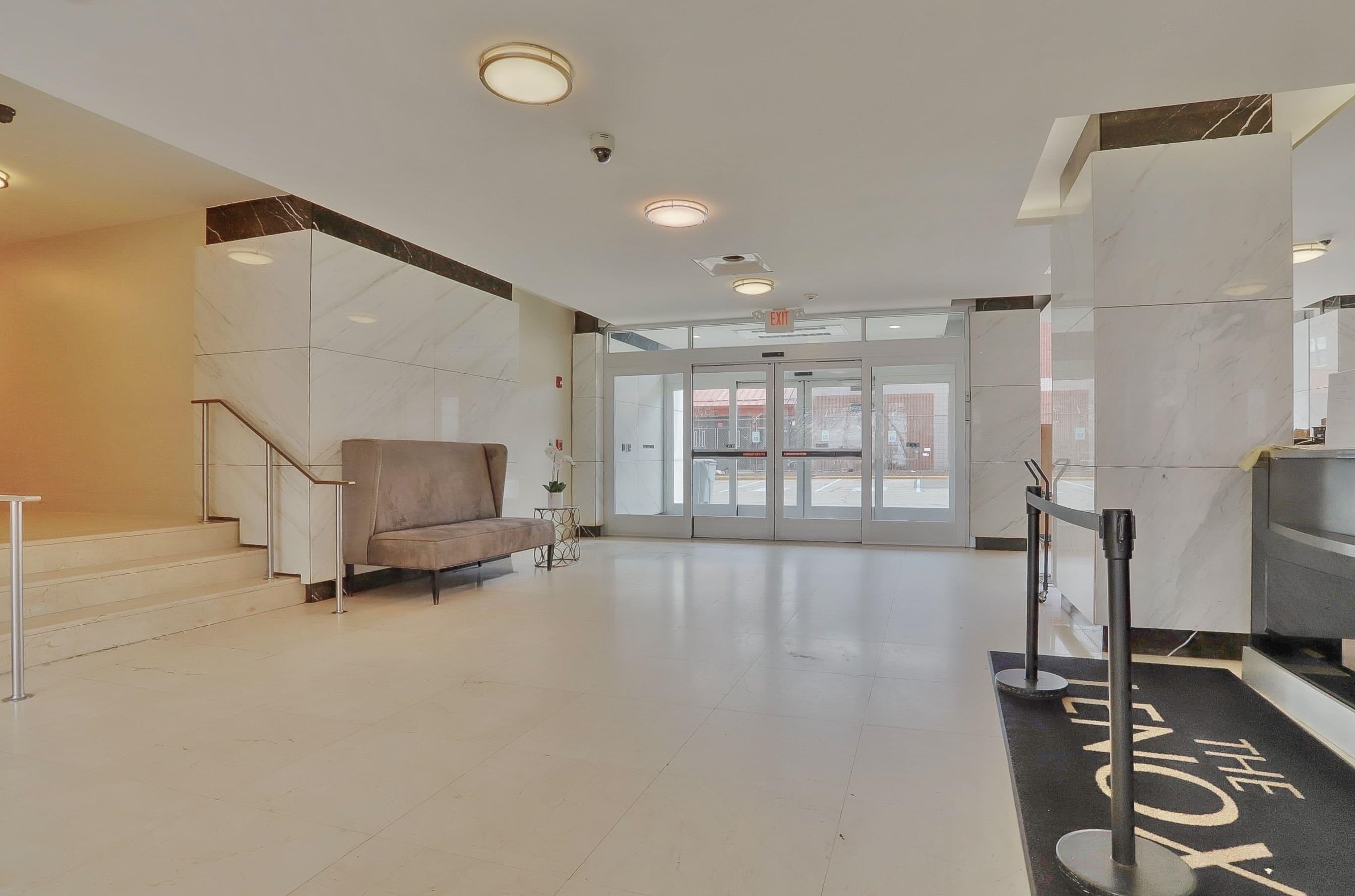 500 CENTRAL AVE #1014