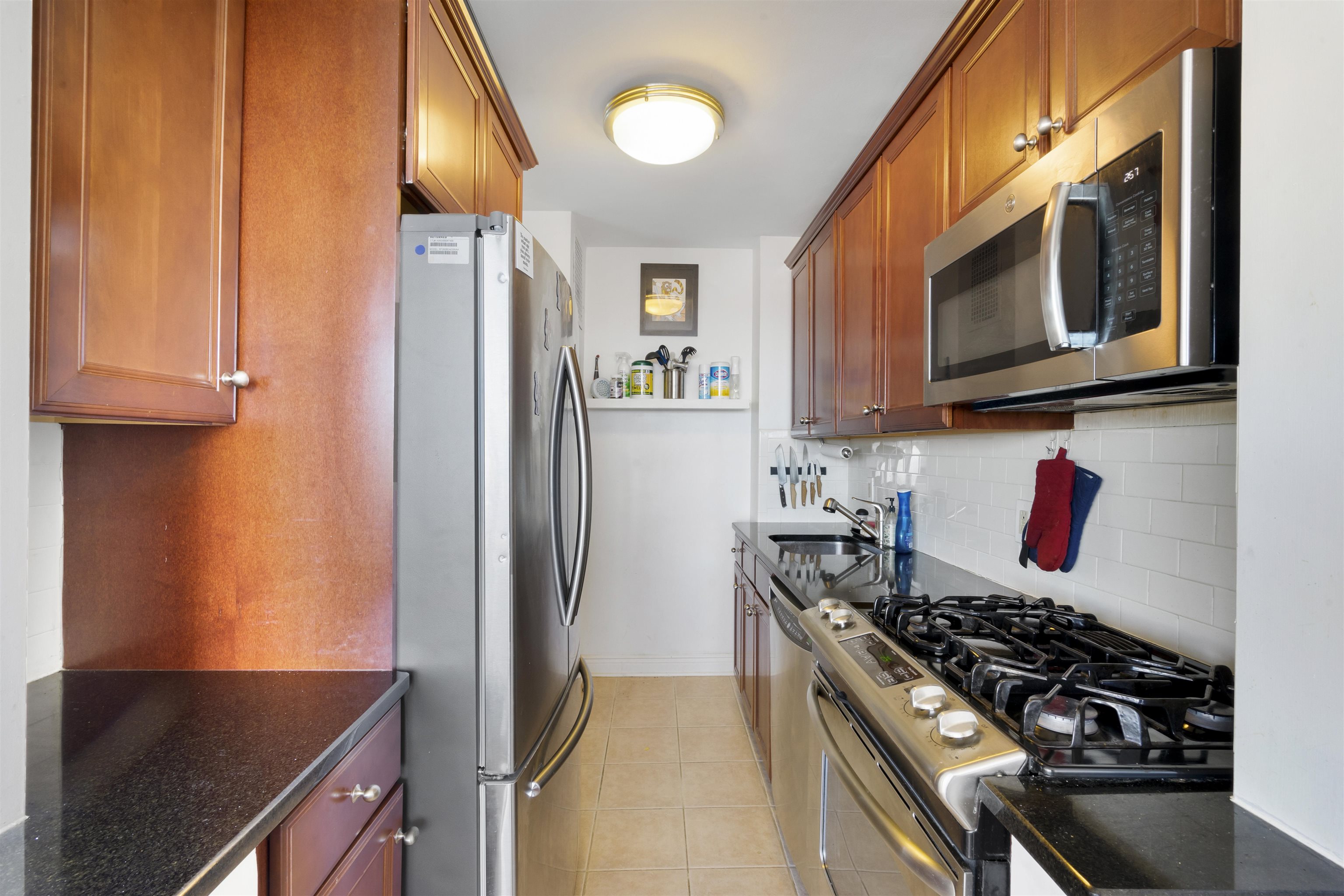 500 CENTRAL AVE #1014