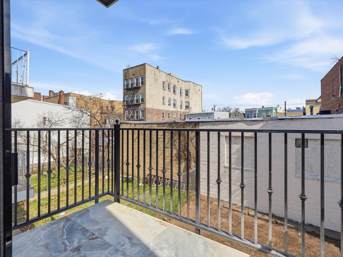 68 JORDAN AVE #2